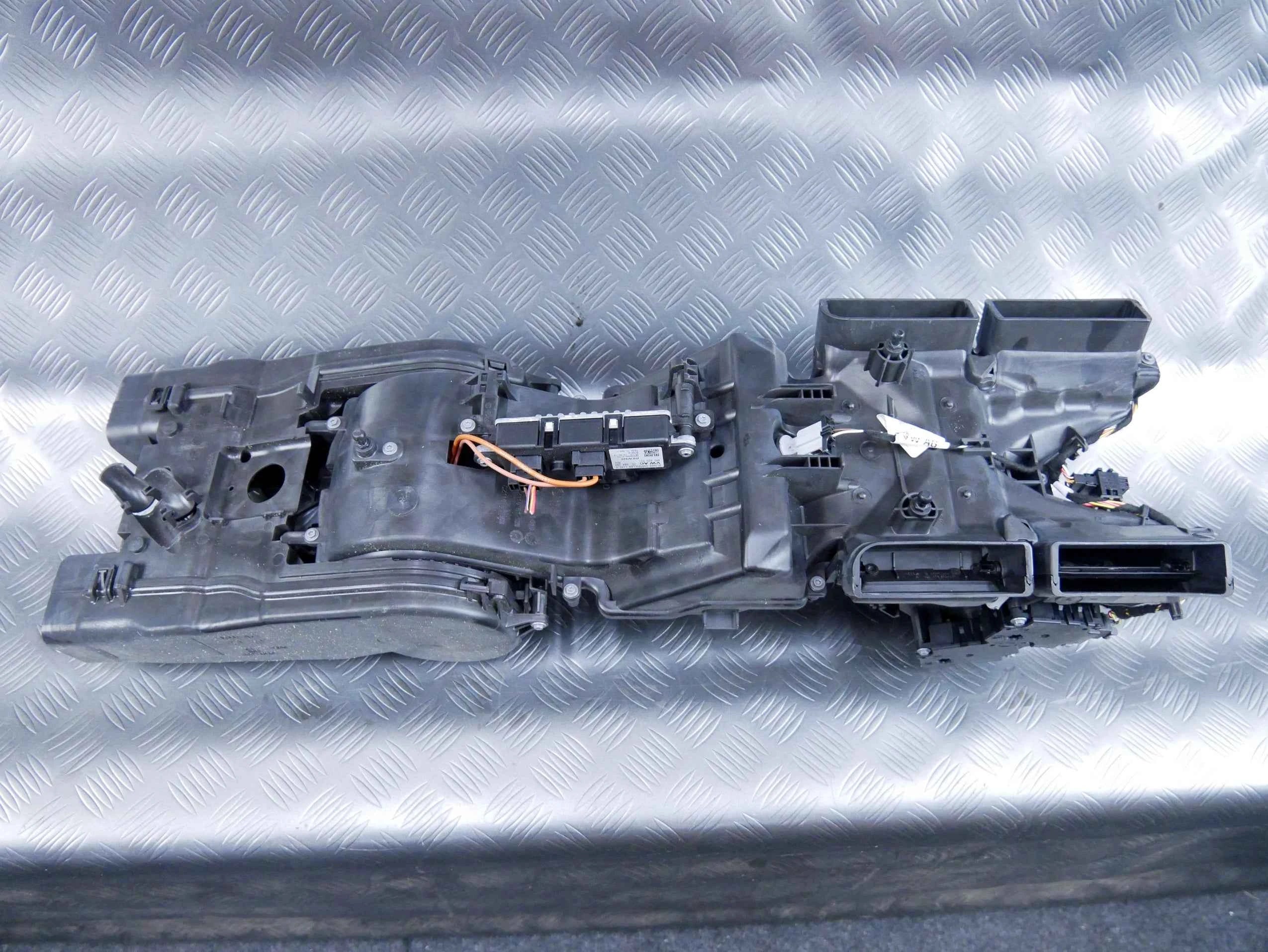Nagrzewnica tył tylna dmuchawa 4N0819351 AUDI A8 4N0