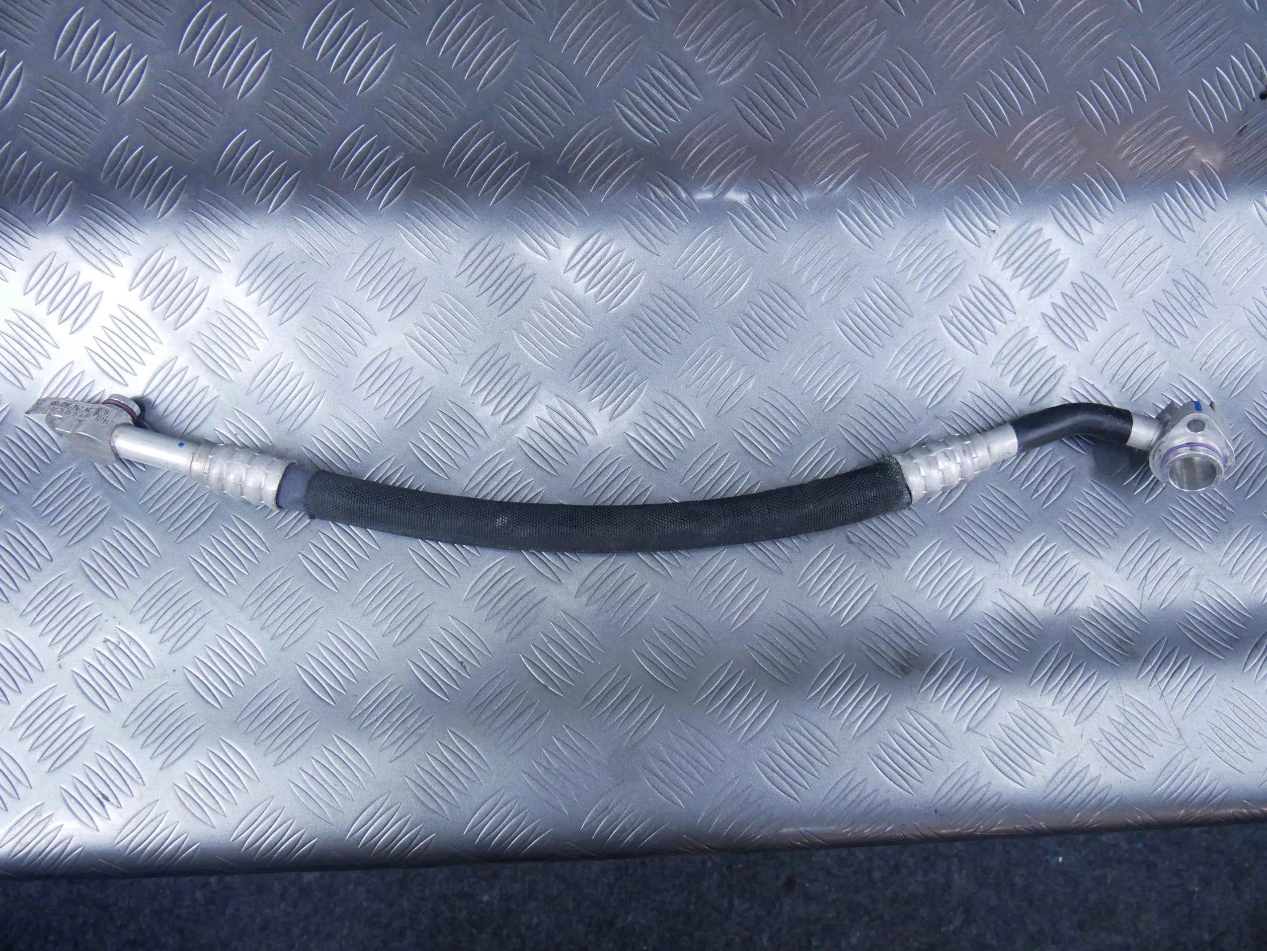 Rurka przewód klimatyzacji 4N0260707AC AUDI A8 4N