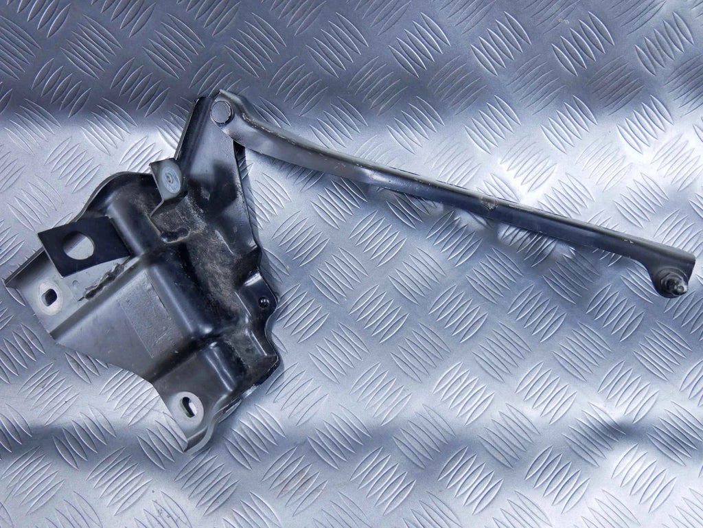 Zawias maski prawy 4H0823302L AUDI A8 4H LIFT