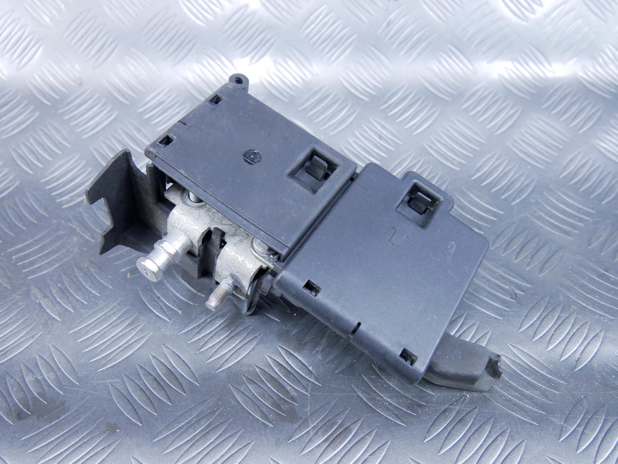 Klemy rozdzielacz prądu 4M0941824A AUDI A8 4H