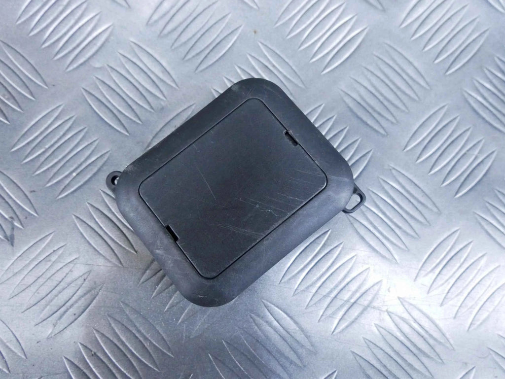Osłona zaślepka dywanu 4M0713079 AUDI A8 4H