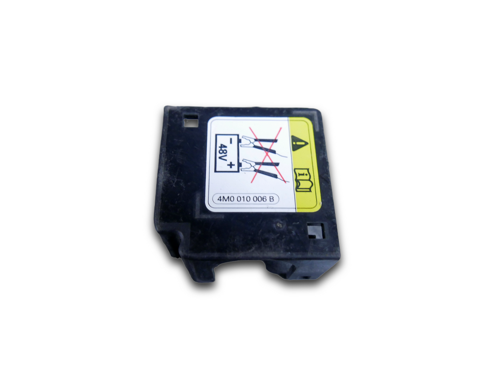 Osłona zaślepka klemy 4M0915429A AUDI A8 4H
