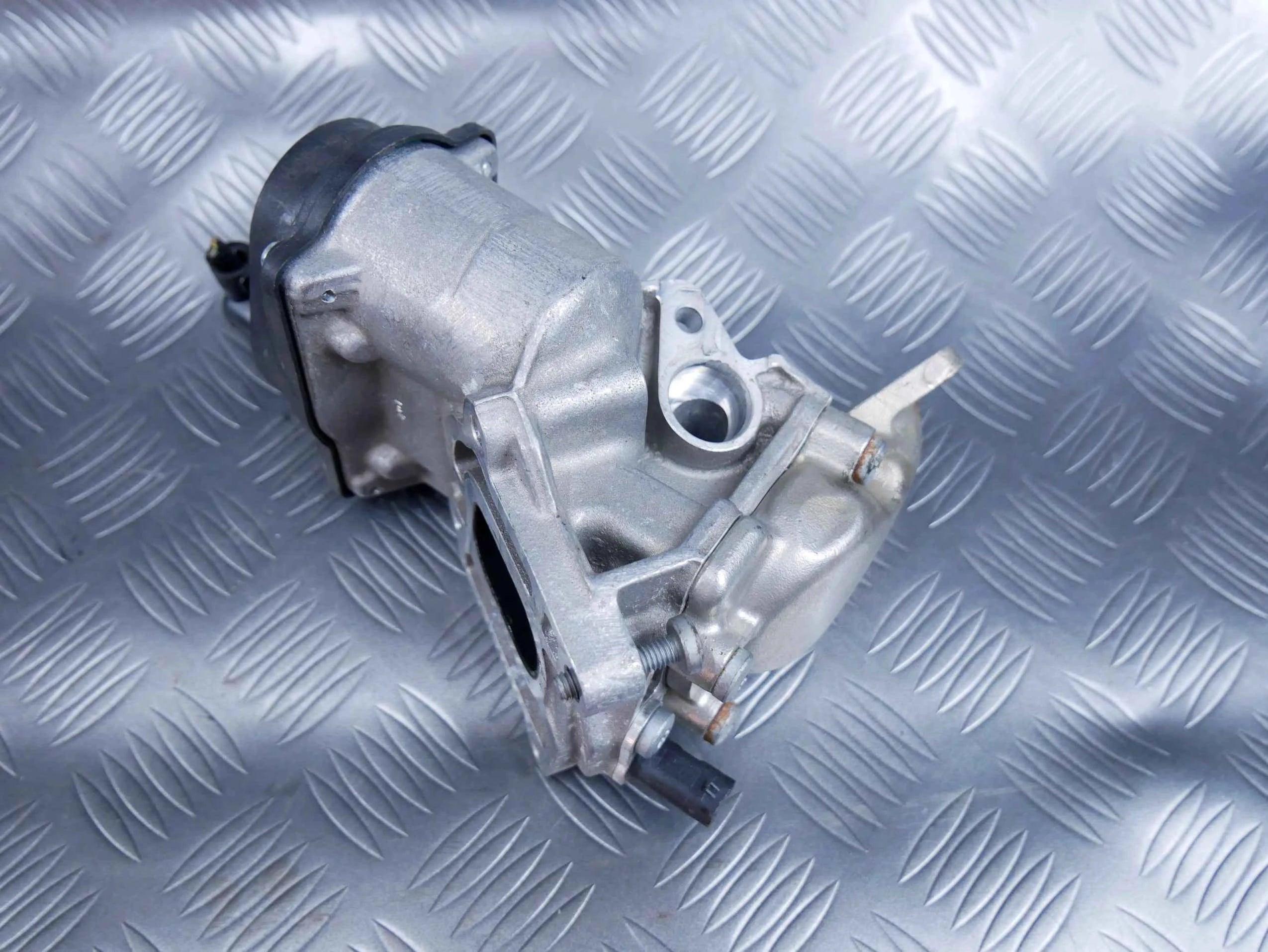 Zawór chłodnica EGR 057131511AA AUDI A8 D5 3.0 TDI