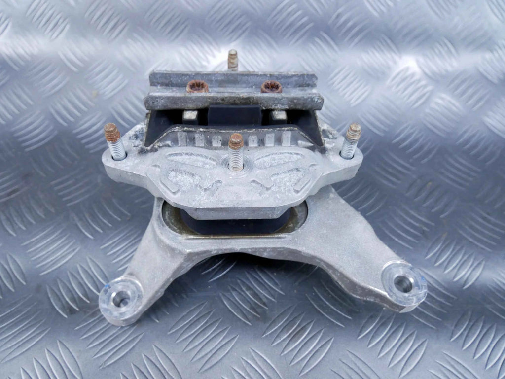 Łapa wspornik poduszka skrzyni 4N0399118F AUDI A8 4N 3.0 TDI