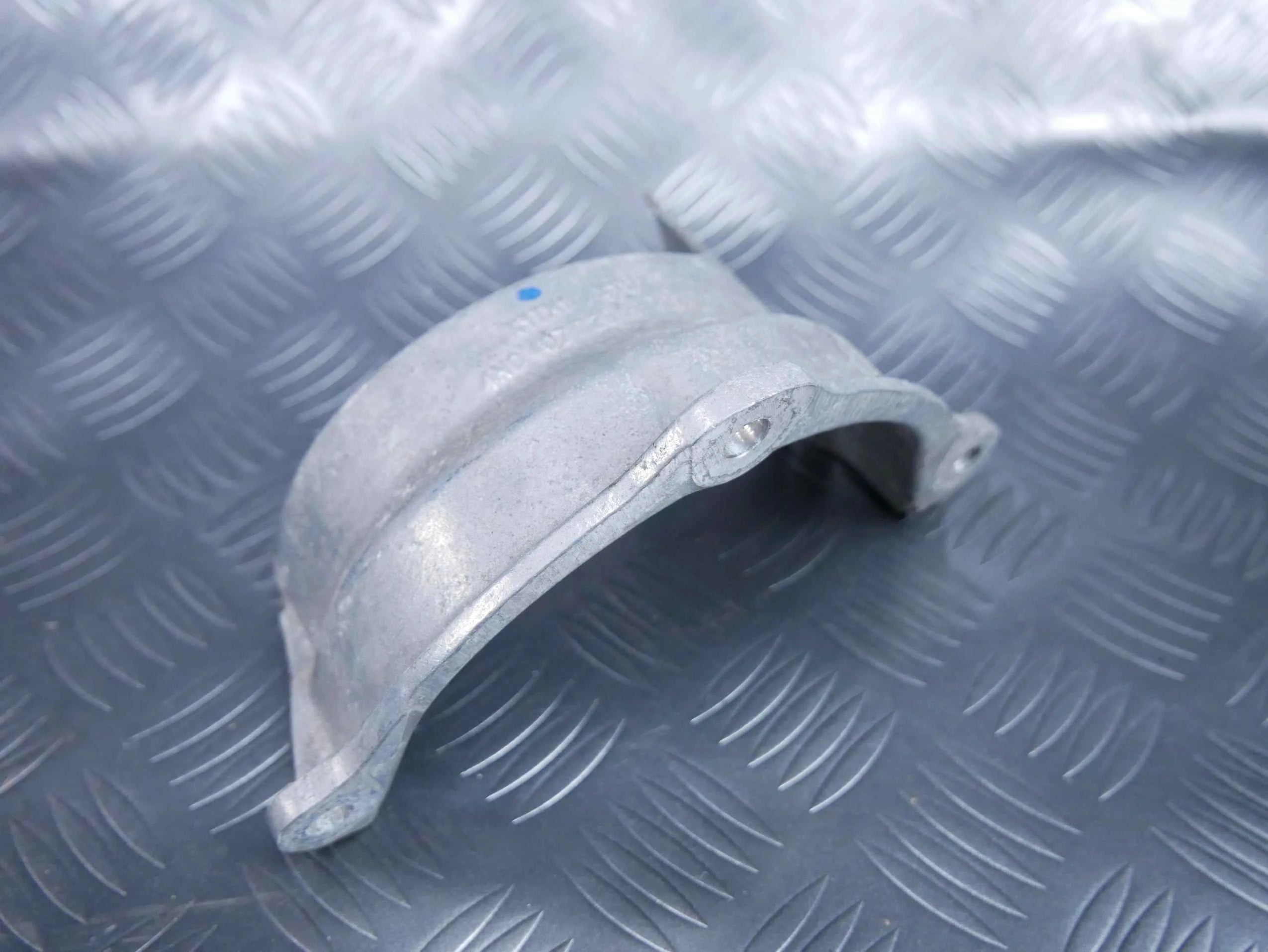 Osłona półosi przegubu 4N0407720C AUDI A8 D5