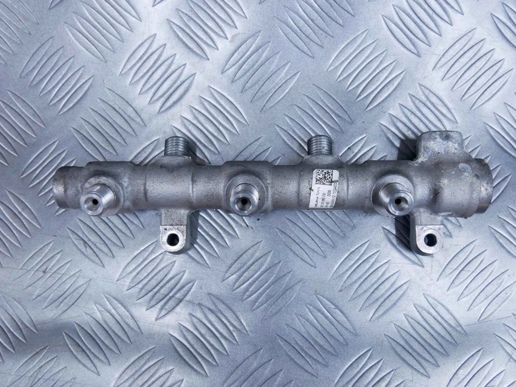 Listwa wtryskowa prawa 059130090DD AUDI A8 D5 3.0 TDI