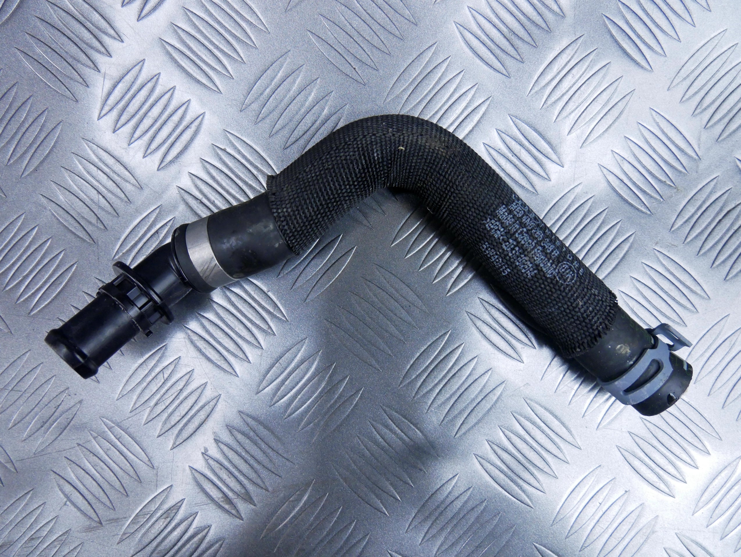 Rura wąż wody 4N0265348B AUDI A8 D5 3.0 TDI