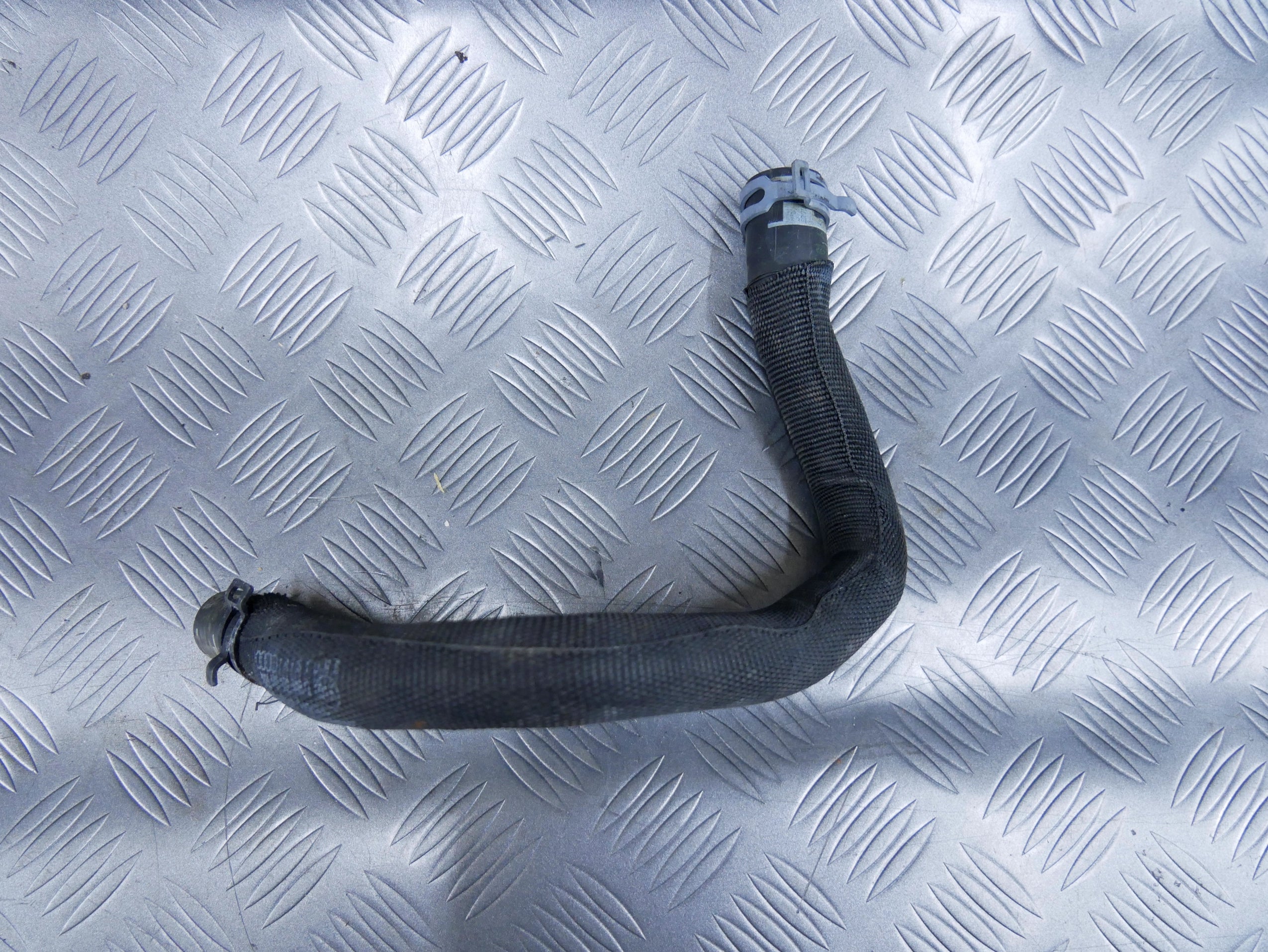 Rura wąż wody 4N0122448Q AUDI A8 D5 3.0 TDI