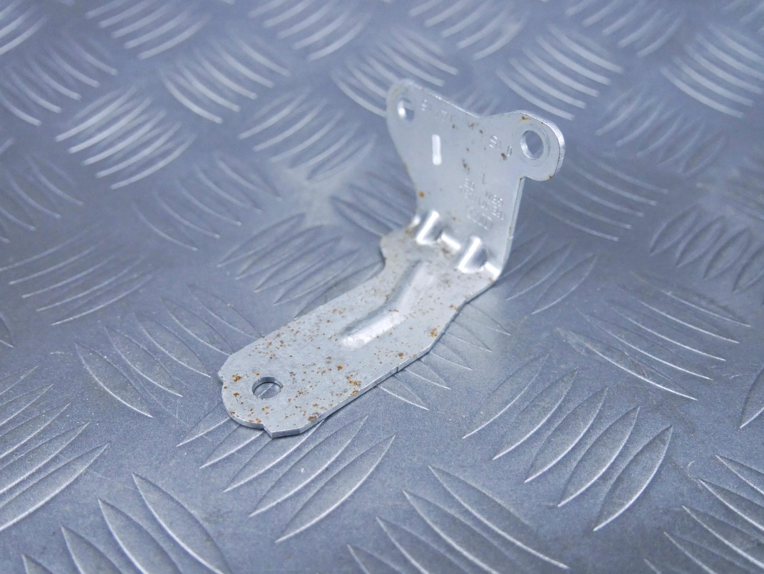 Mocowanie instalacji 06E971845L AUDI A8 4H 3.0 TFSI