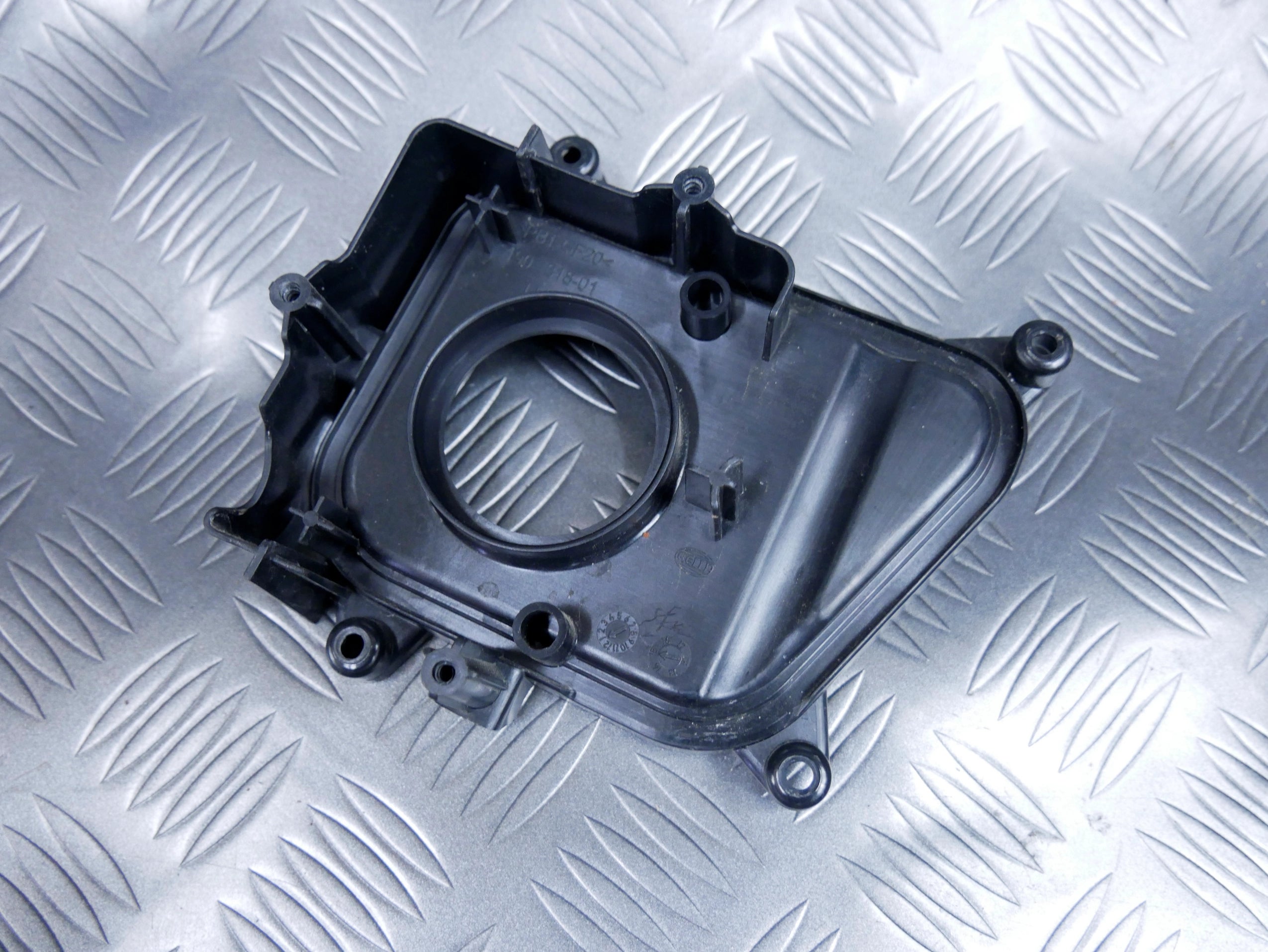 Osłona dekielek zaślepka lampy przód lewa 190318-01 AUDI A8 D4