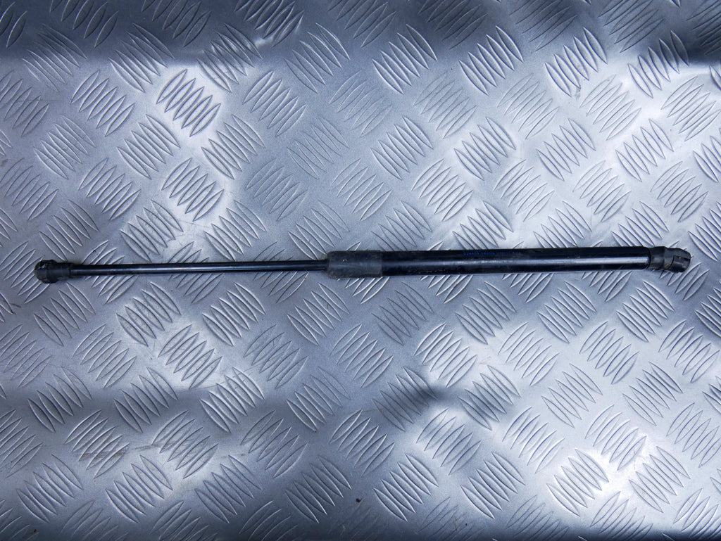 Siłownik klapy OEM 6J3827550 SEAT IBIZA IV 6JA