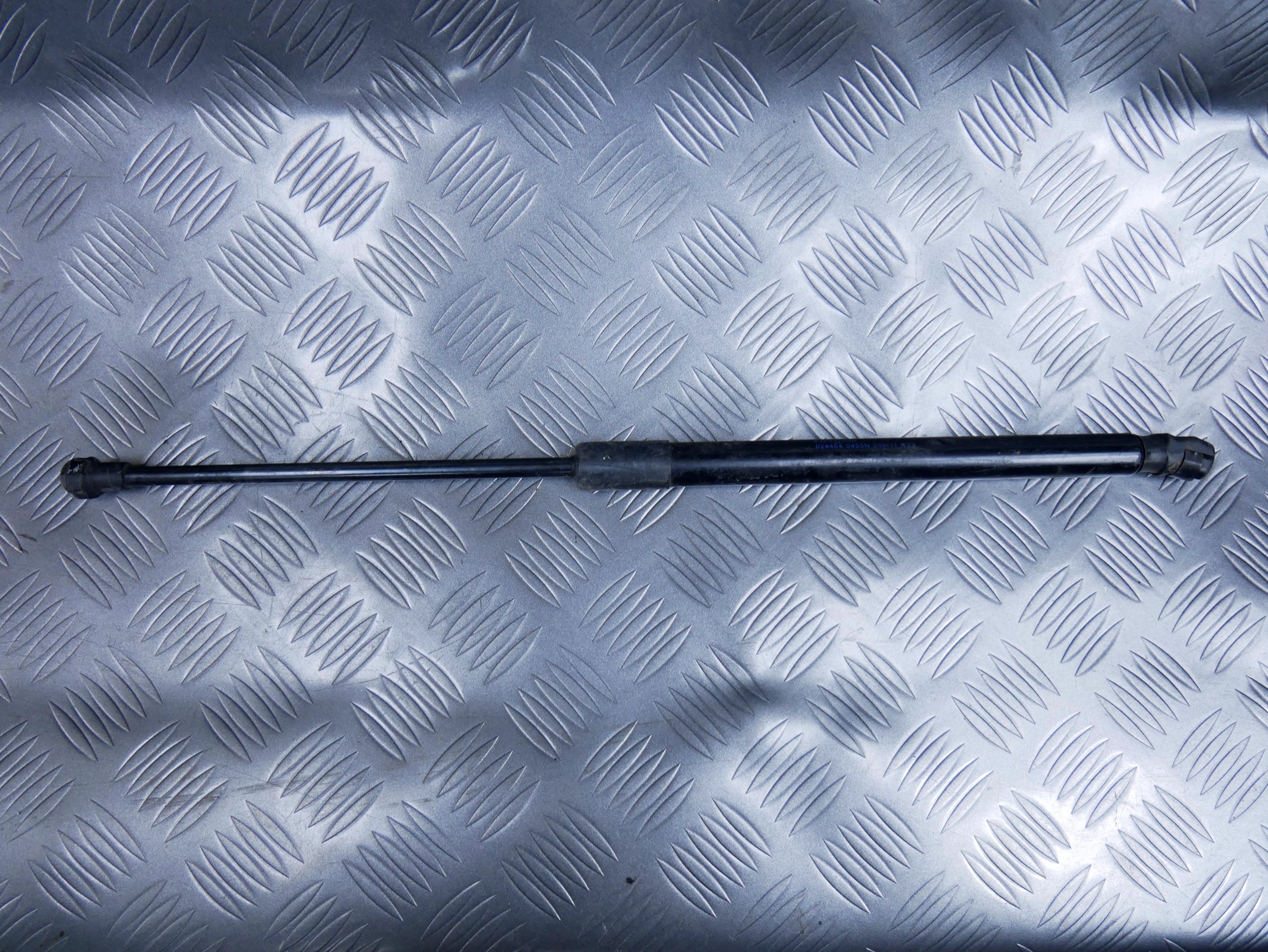 Siłownik klapy OEM 6J3827550 SEAT IBIZA IV 6JA