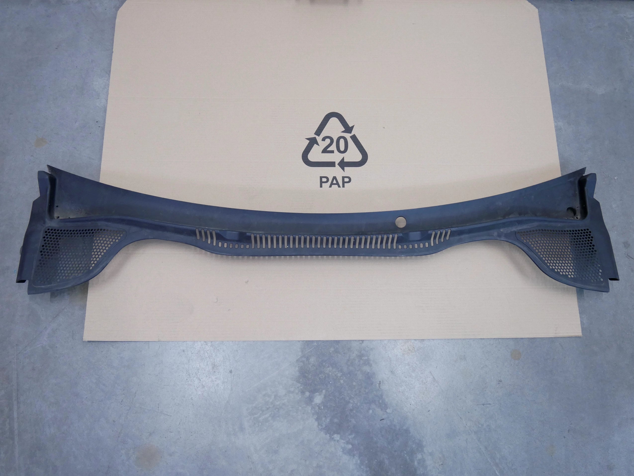 Podszybie 6J1853185A SEAT IBIZA IV 6J