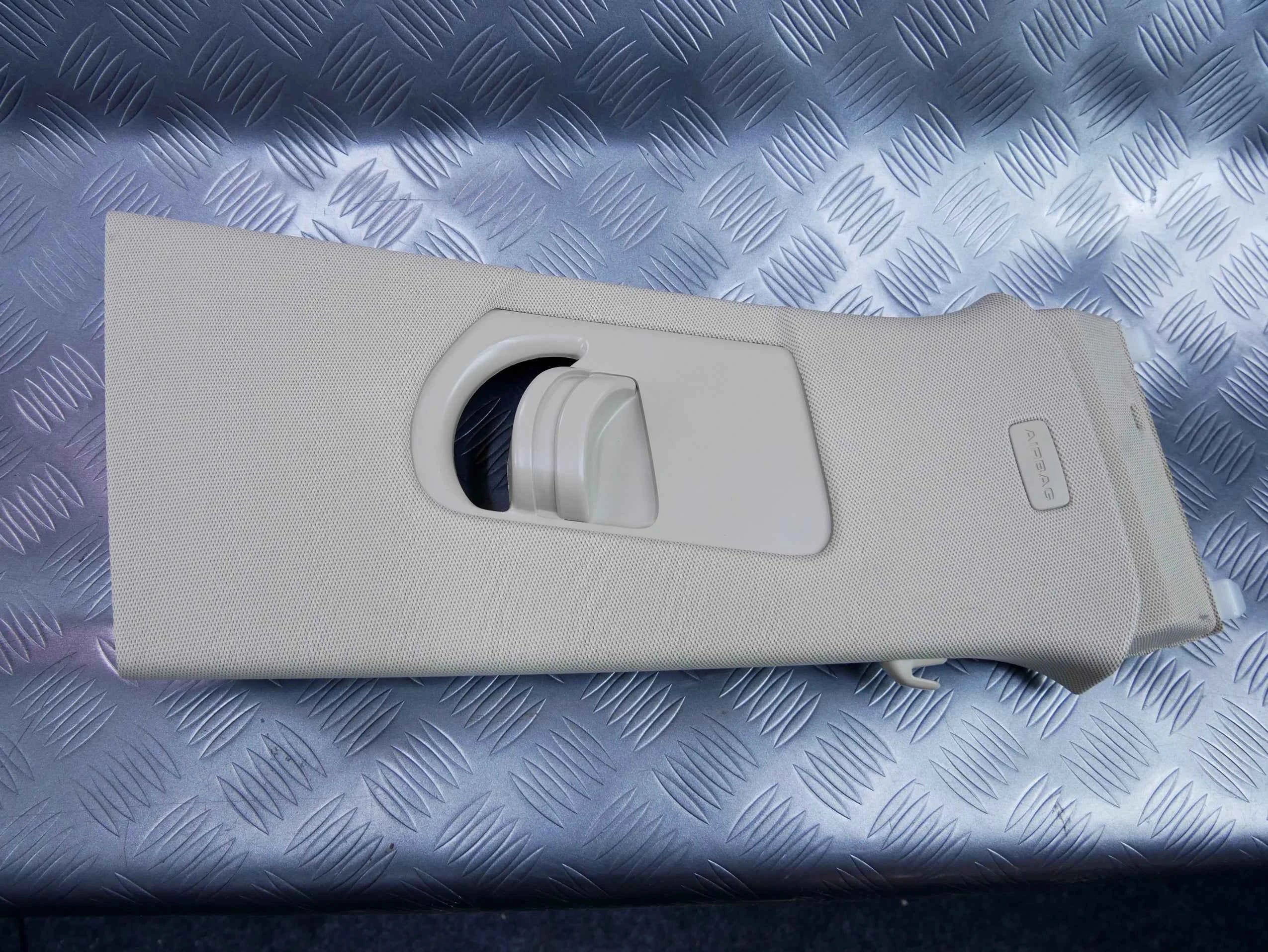 Osłona słupka środkowego prawa beż 80A867244A YM5 AUDI Q5 80A