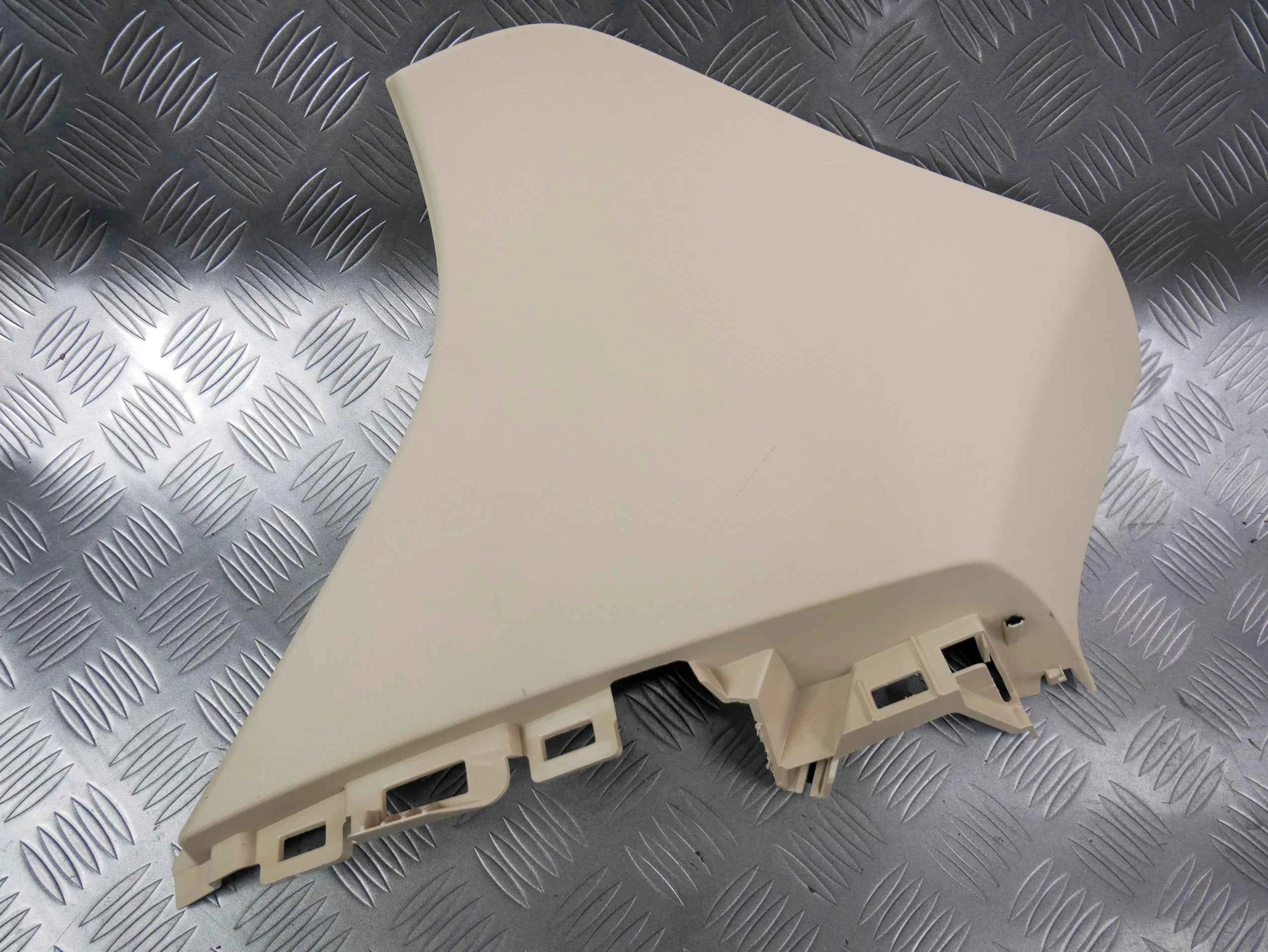 Osłona słupka tył lewa beż 80A867245 CE3 AUDI Q5 80A