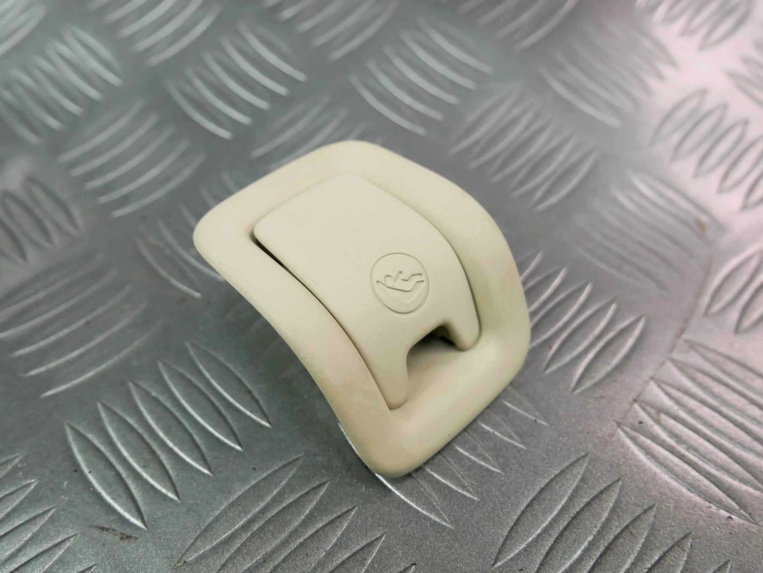 Osłona zaślepka ISOFIX beżowa 80A887233A AUDI Q5 80A
