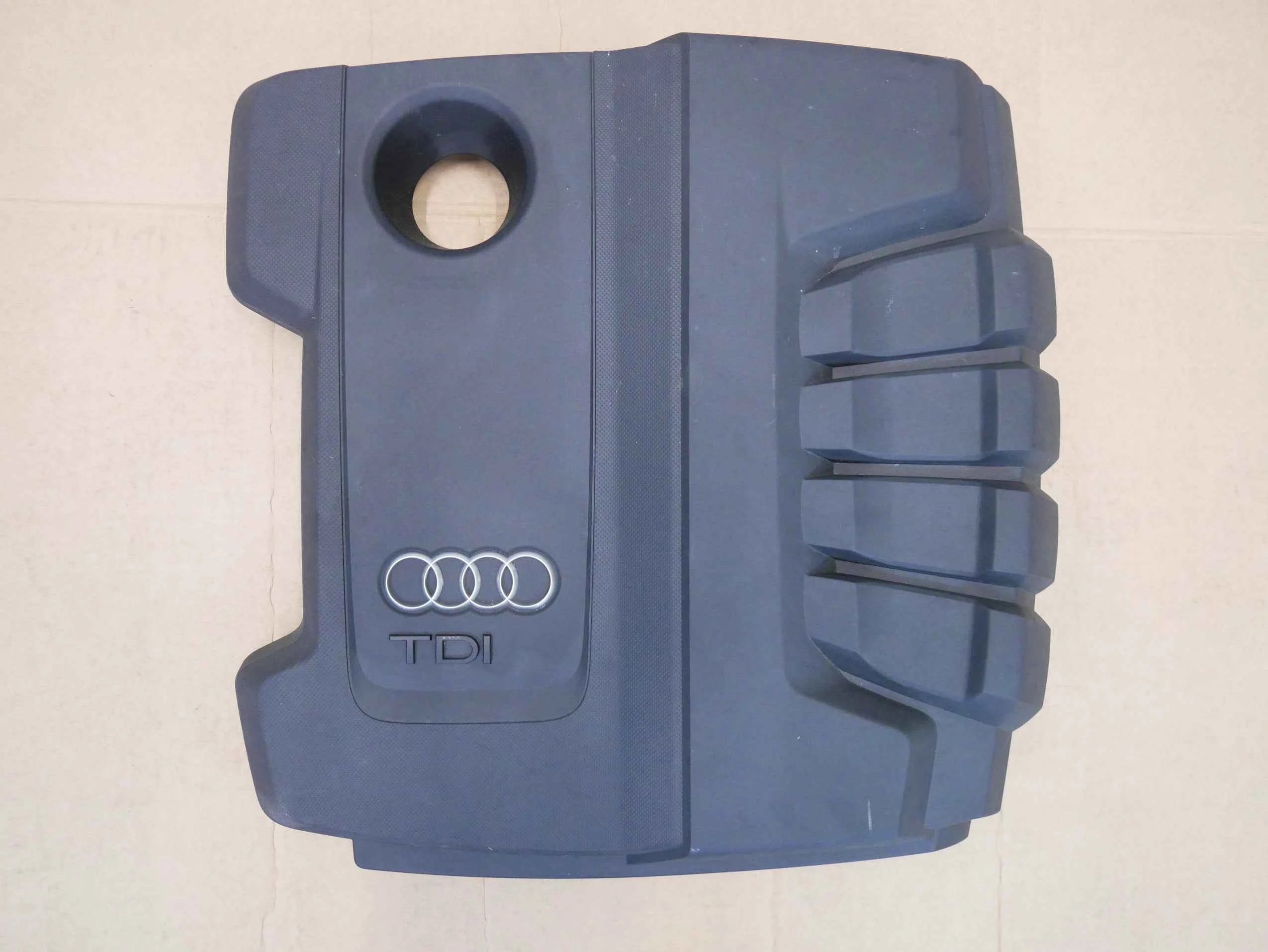 Osłona górna pokrywa silnika 80A103925A AUDI Q5 80A 2.0 TDI
