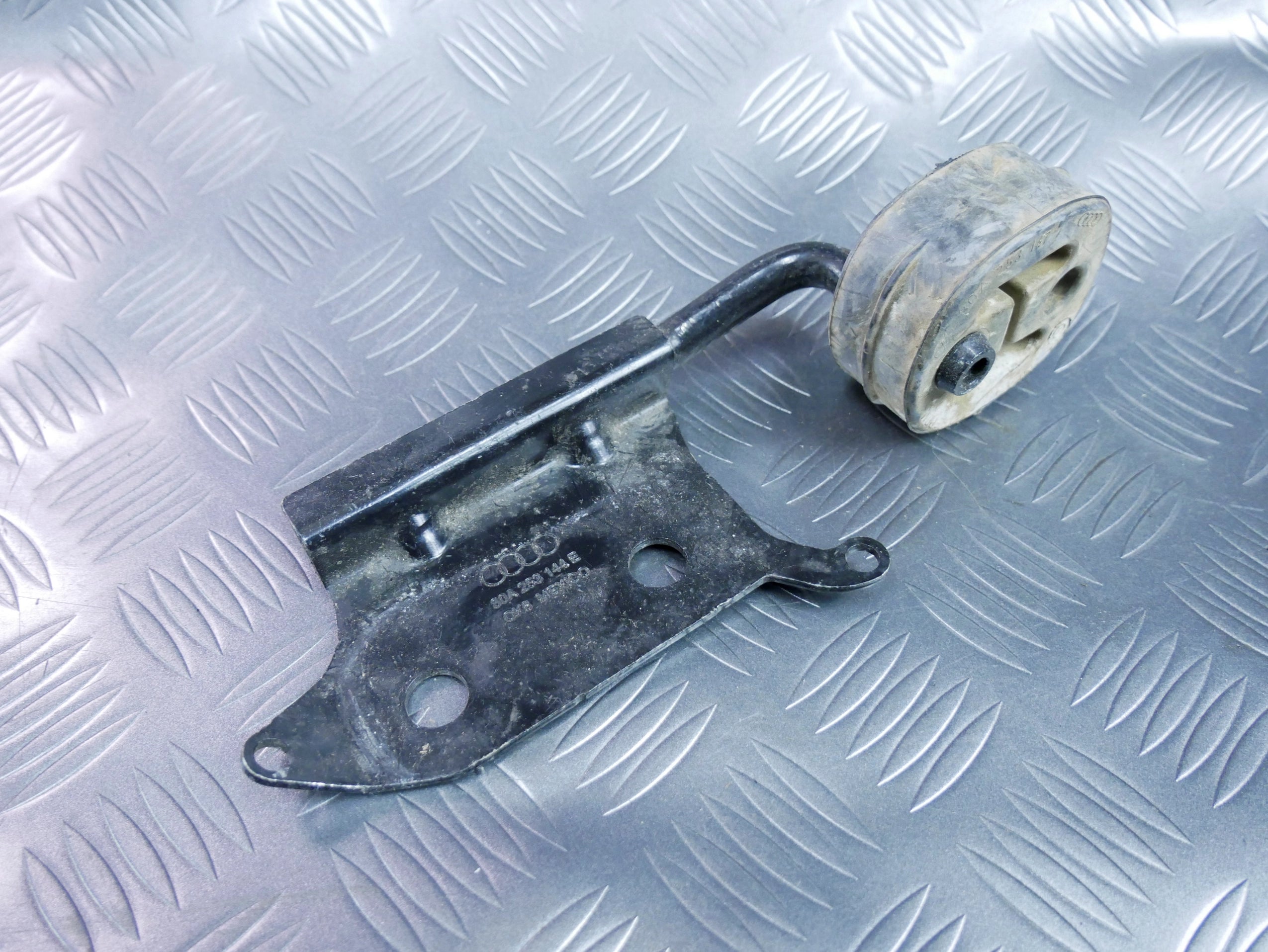 Mocowanie wieszak wydechu 80A253144E AUDI Q5 80A