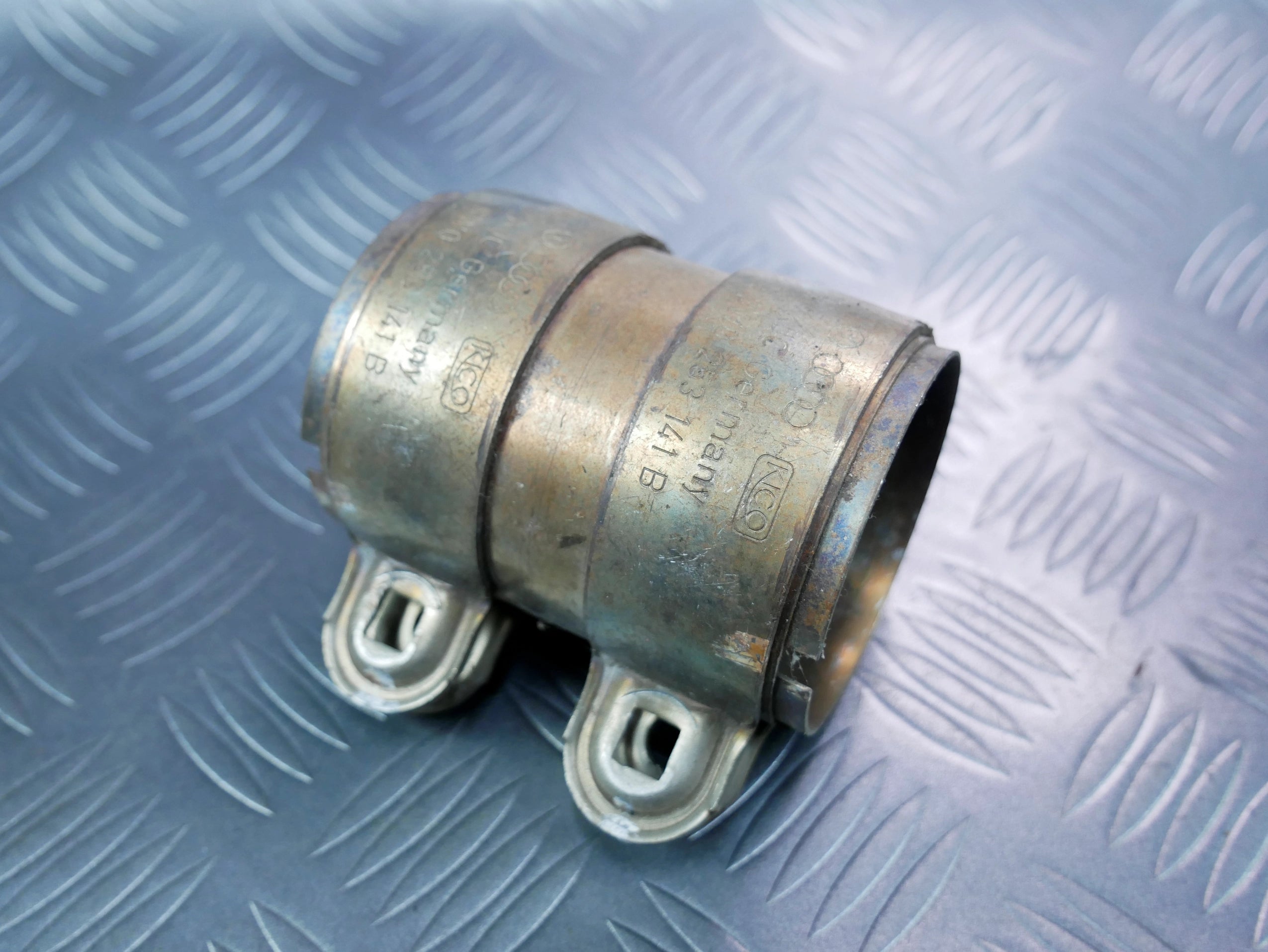 Łącznik obejma wydechu 8W0253141B AUDI Q5 80A