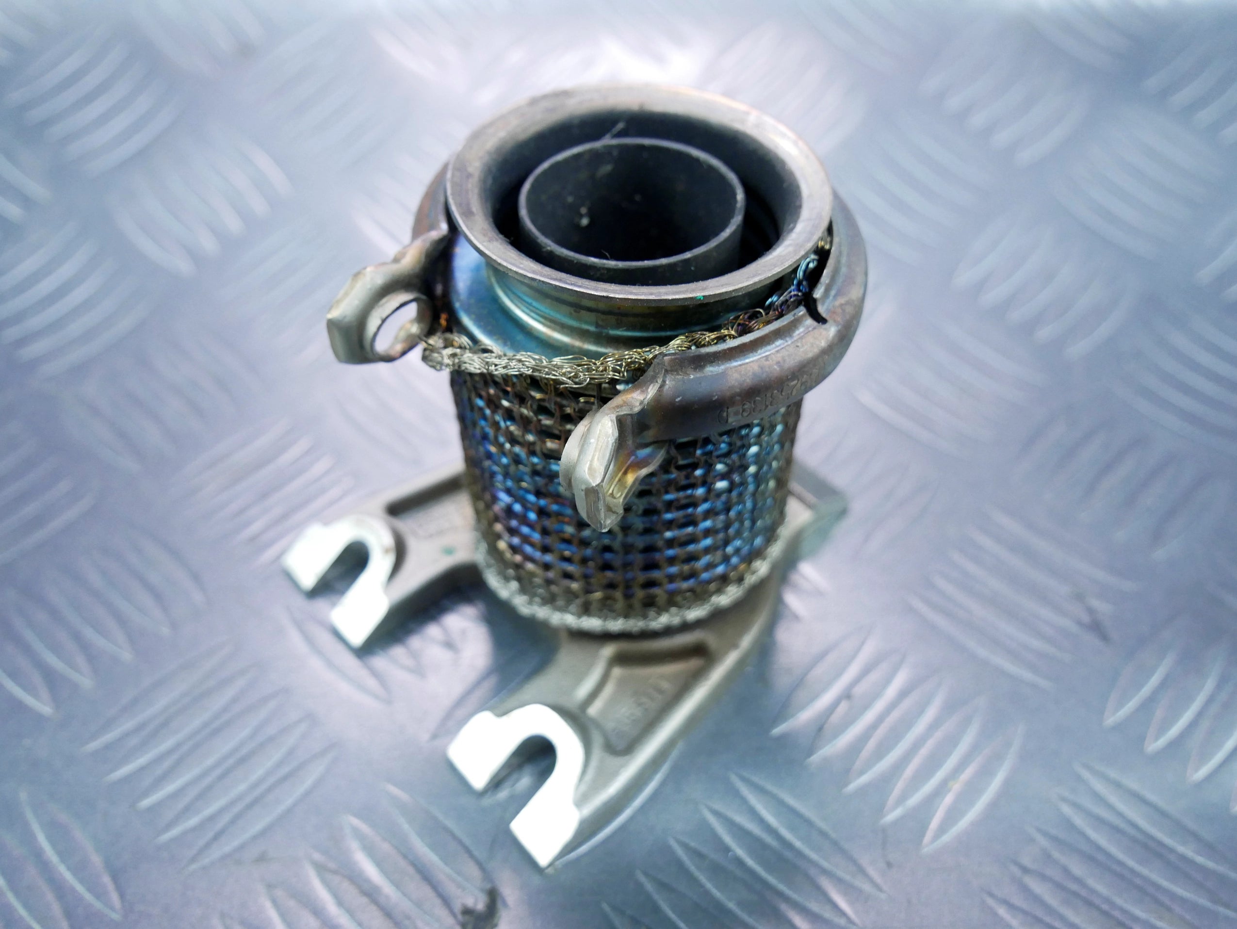 Króciec wydechowy 06M253082F AUDI Q5 80A