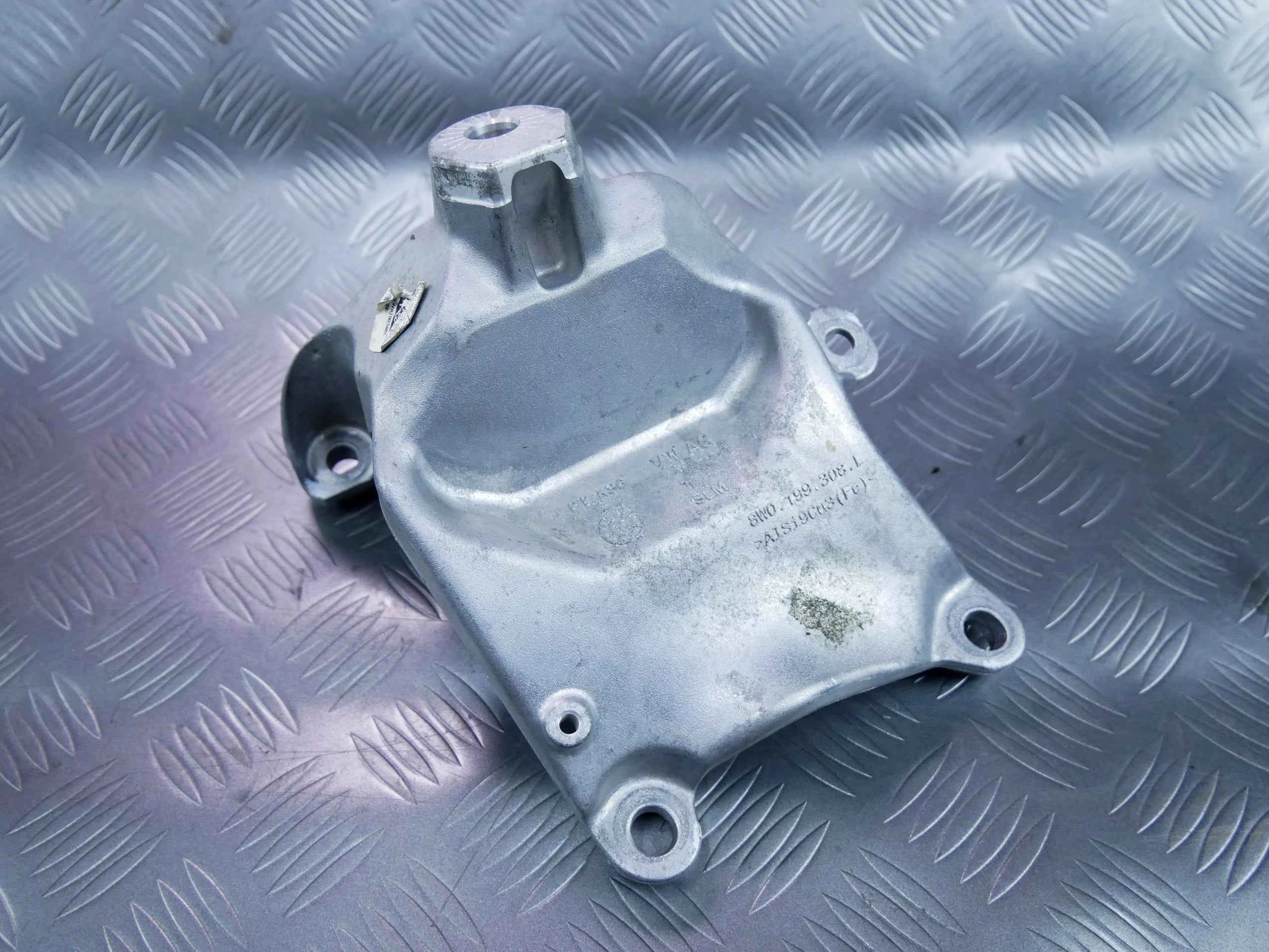 Łapa podpora silnika 8W0199308L AUDI SQ5 80A 3.0 TFSI