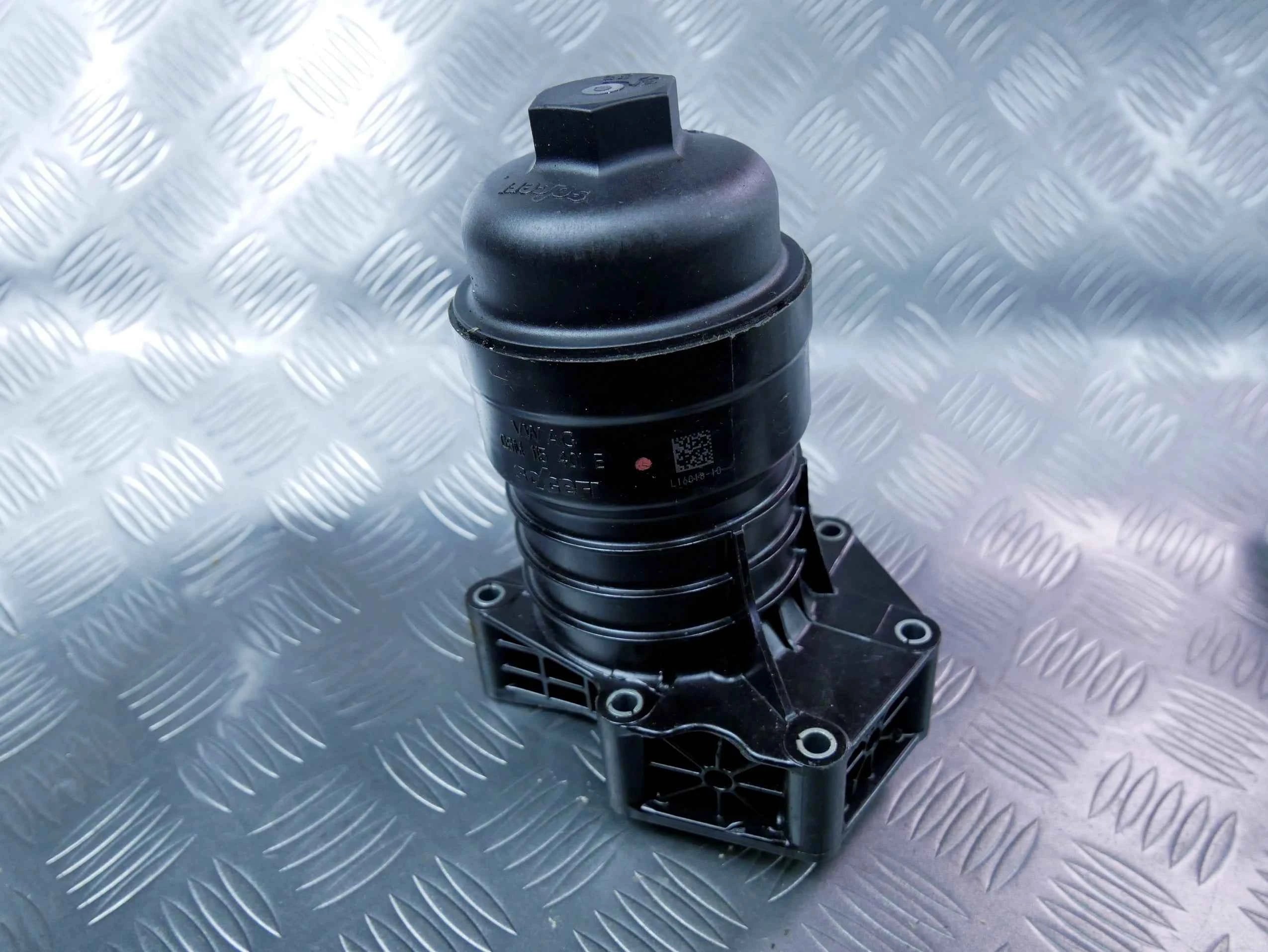 Filtr oleju podstawa 06M115401E AUDI SQ5 80A 3.0 TFSI