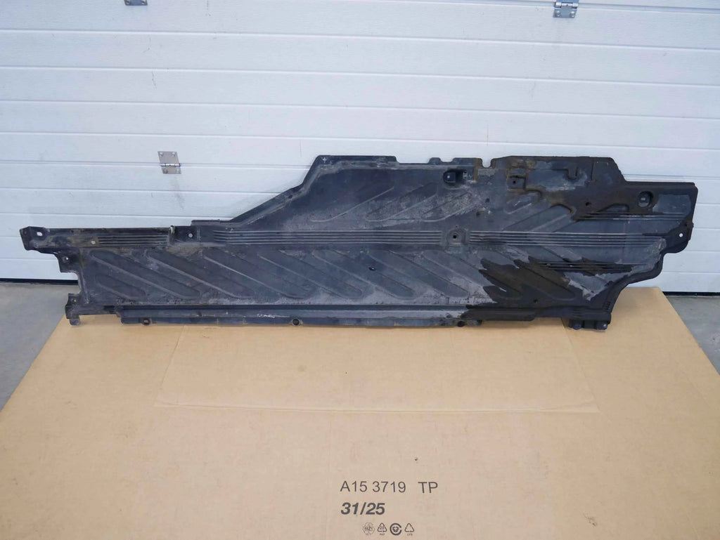 Osłona płyta podwozia A2056842000 Mercedes-Benz C300