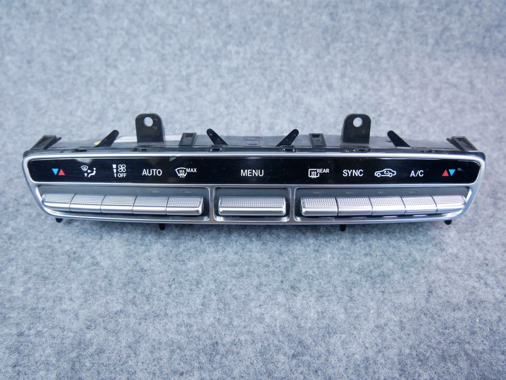 Panel klimatyzacji A2059054215 Mercedes C-klasa W205