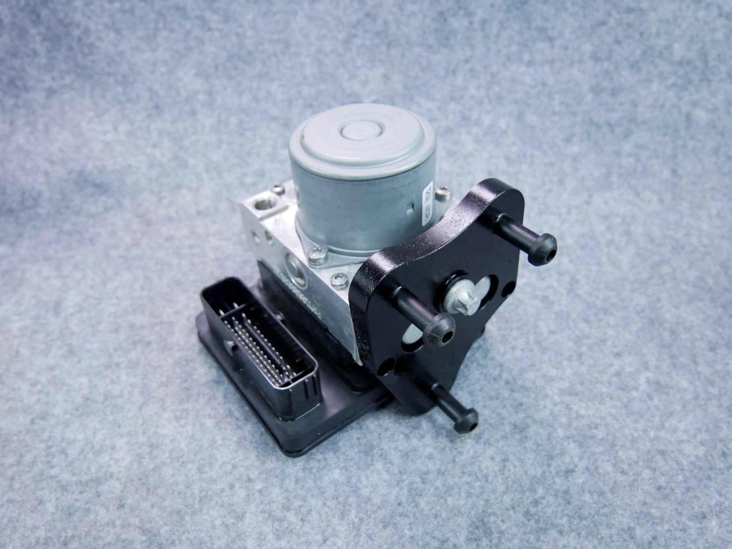 Pompa hamulcowa ABS A2059005744 Mercedes C-klasa C300 W205 LIFT