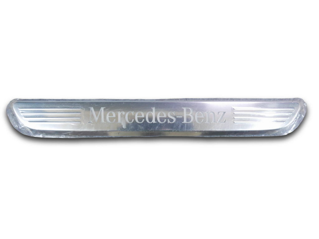 Listwa progowa przód prawa chrom A2056800735 Mercedes C-klasa W205
