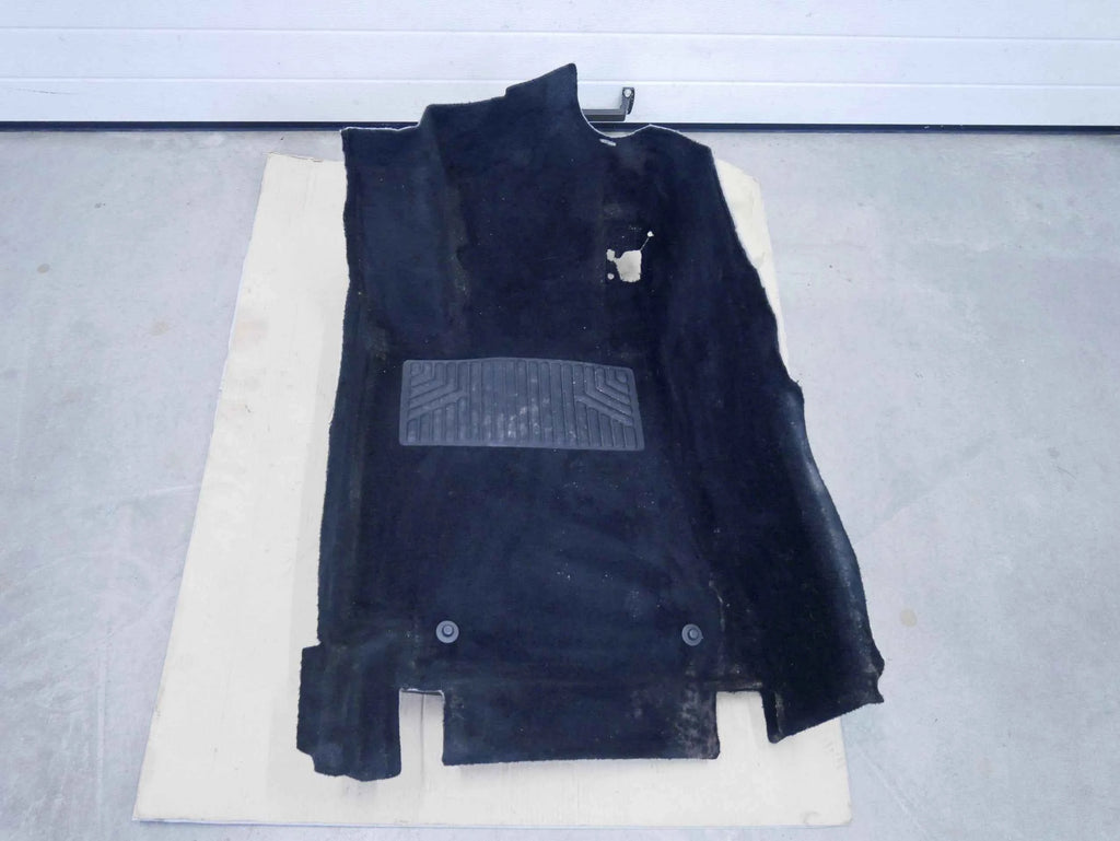 Wykładzina dywan kabiny przód lewy A2056801806 Mercedes C-klasa W205