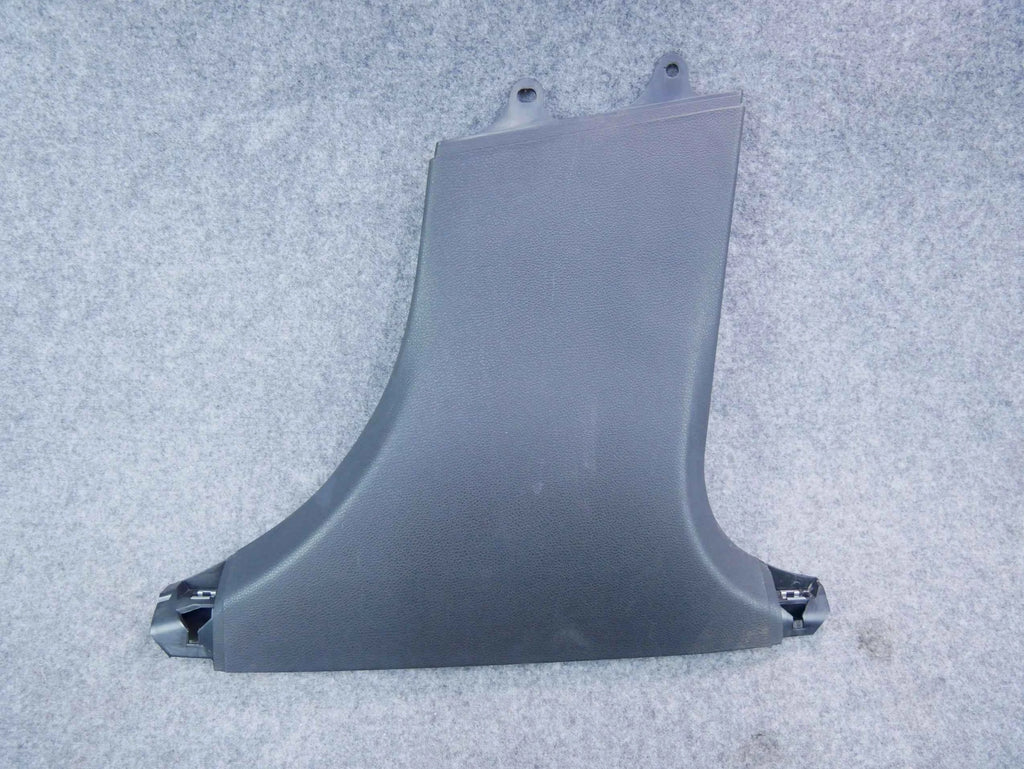 Osłona słupka dolna prawa A2056900425 Mercedes C-klasa W205