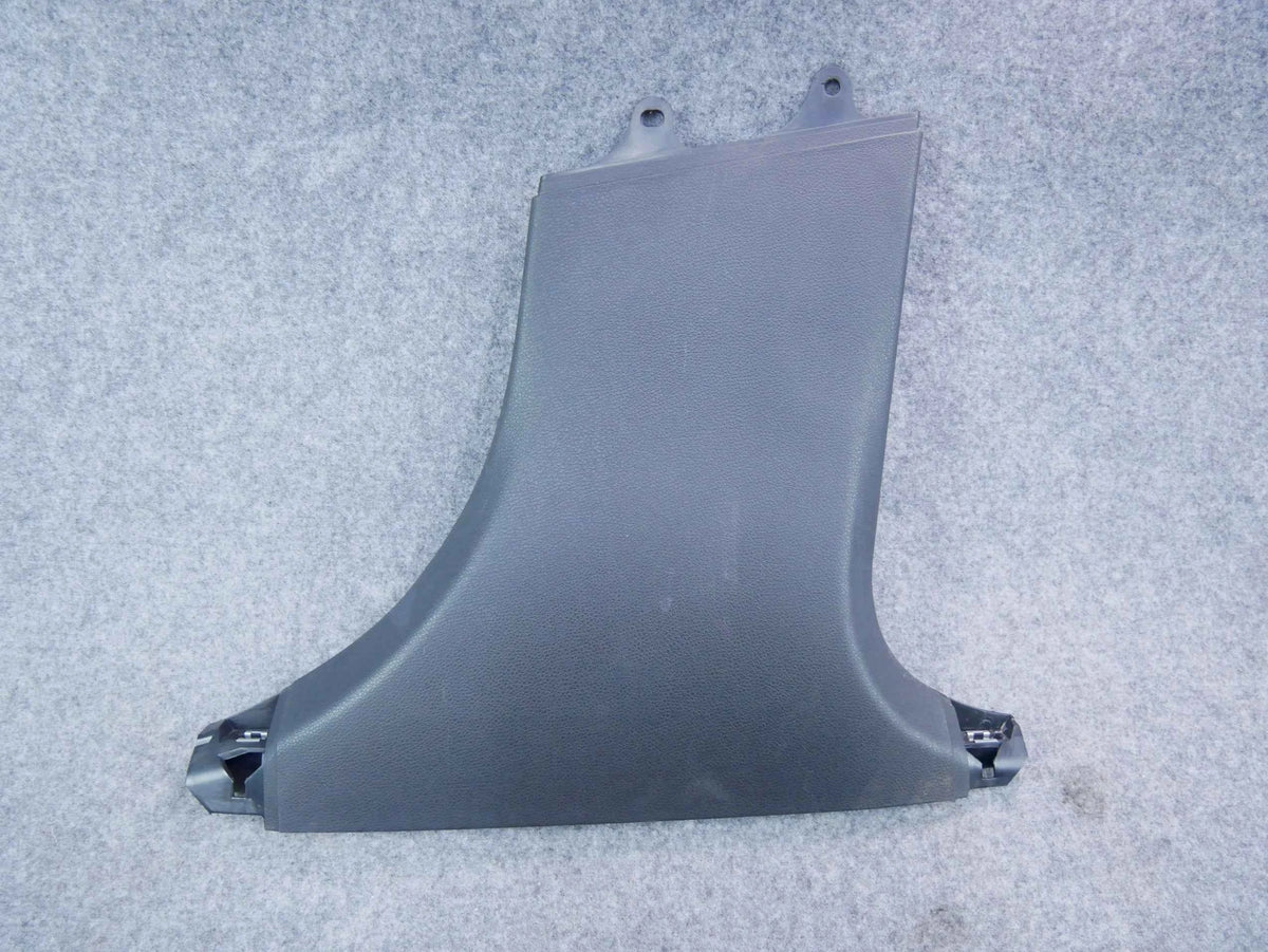 Osłona słupka dolna prawa A2056900425 Mercedes C-klasa W205