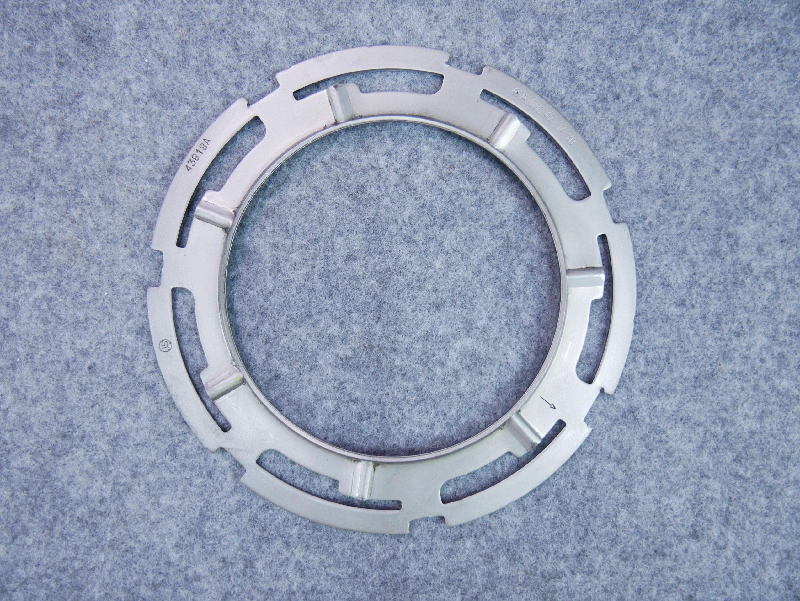 Pierścień nakrętka pompy paliwa A0014711430 Mercedes C-klasa W205