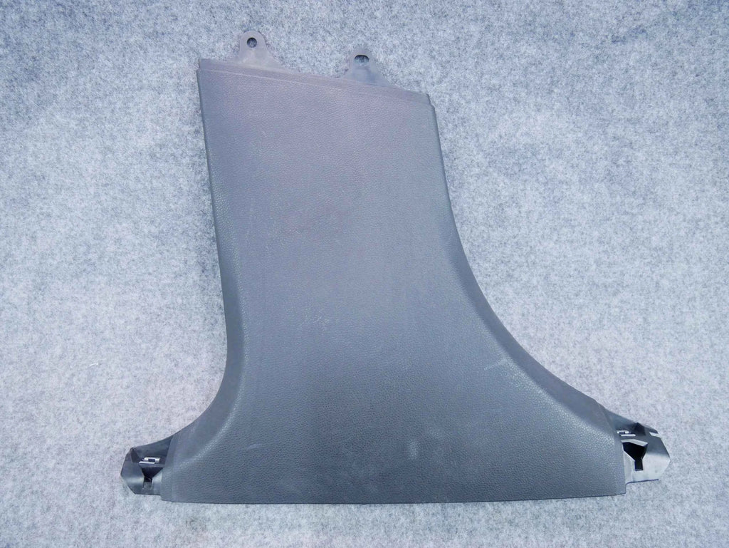 Osłona słupka środkowego lewa A2056900025 Mercedes C-klasa C300 W205