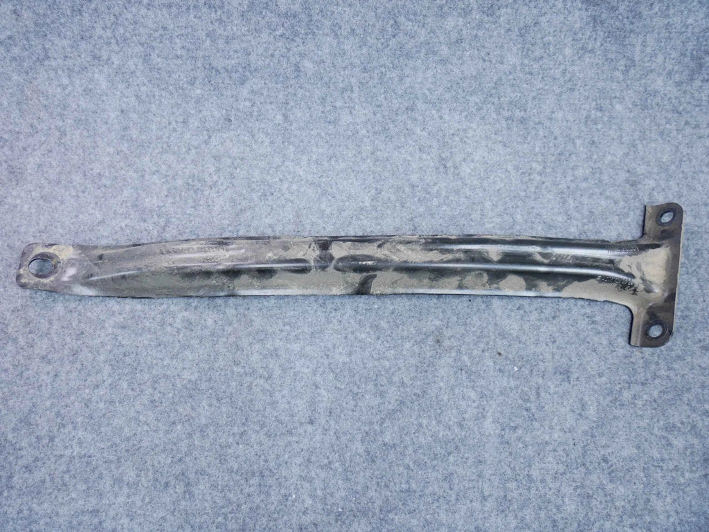 Mocowanie podszybia A2056280124 Mercedes C-klasa W205 C300