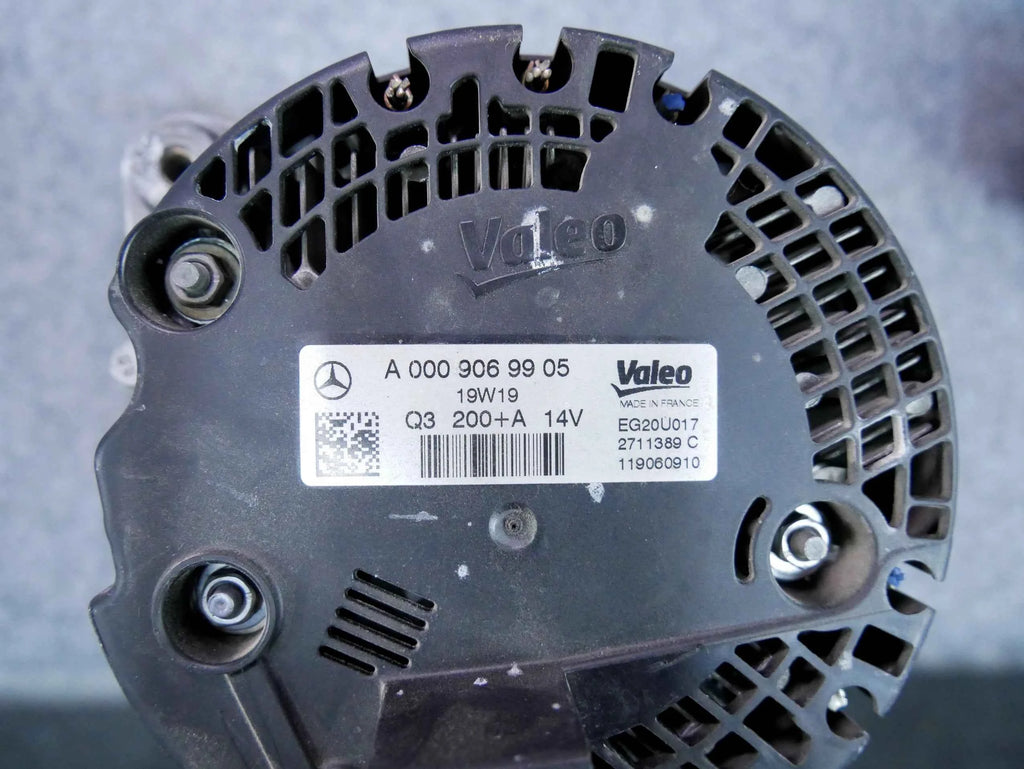 Alternator VALEO A0009069905 Mercedes C300 W205