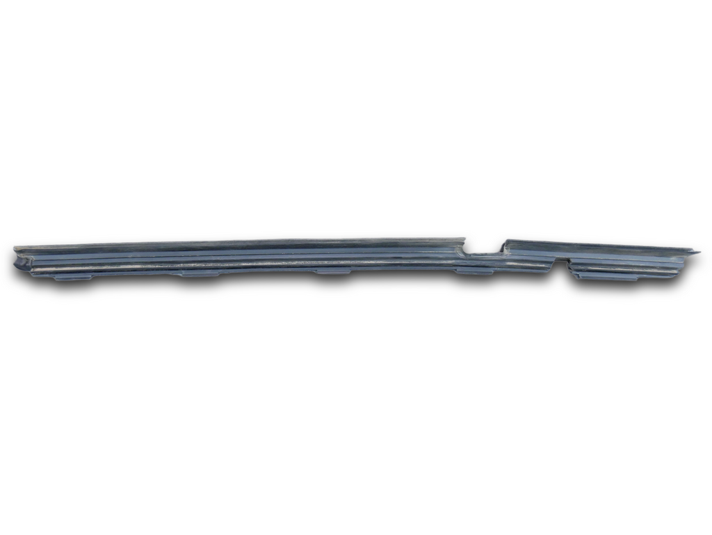 Listwa zgarniacz drzwi tył prawy A2057350465 Mercedes C300 W205 SEDAN