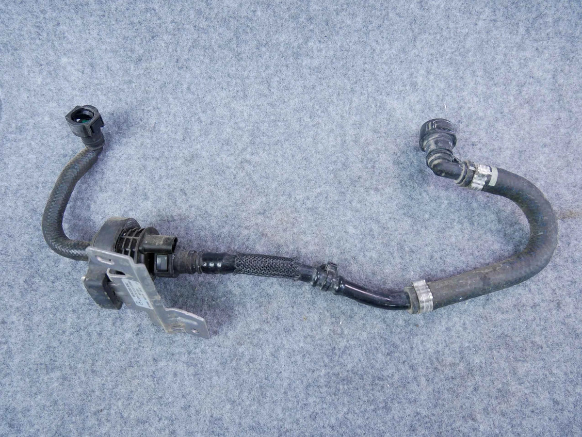Rurka zawór podciśnienia A2054703302 Mercedes C300 W205