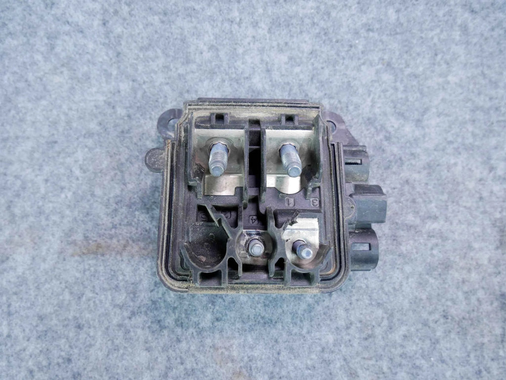 Klema rozdzielacz prądu A2055451400 Mercedes C300 W205