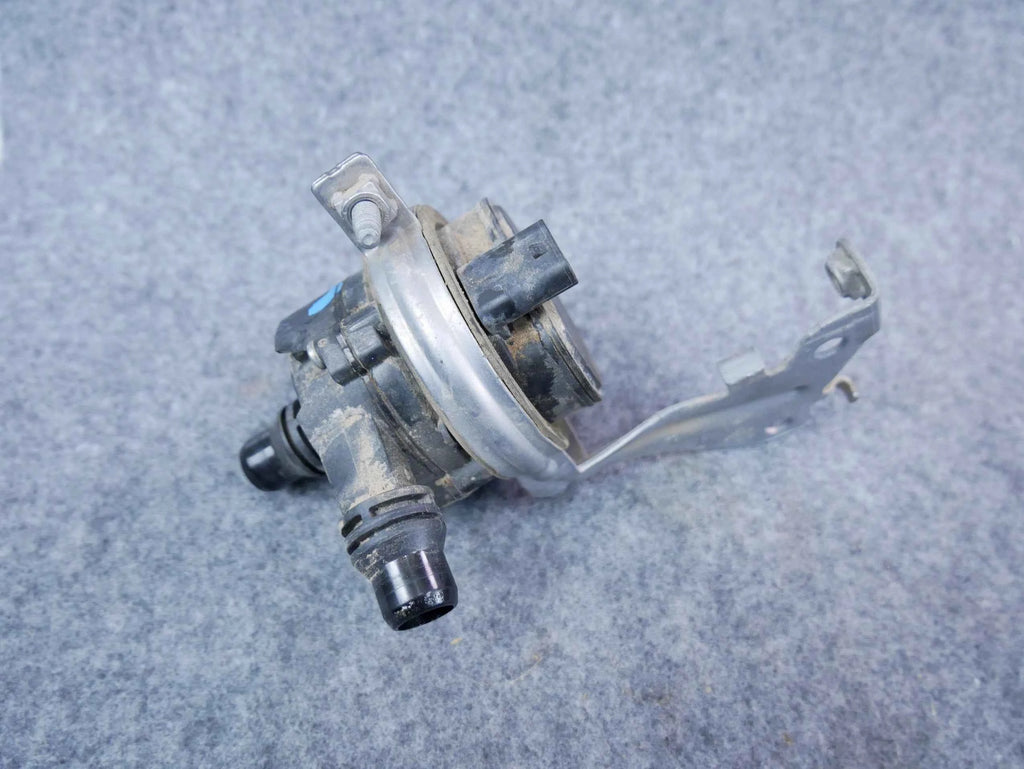 Dodatkowa pompa wody OEM A0005004386 Mercedes C300 W205