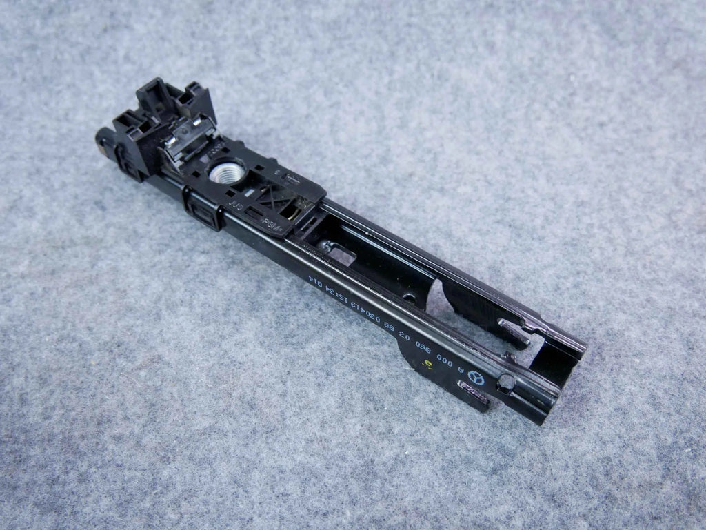 Regulator suwak wysokości pasa A0008600388 Mercedes C-klasa C300 W205