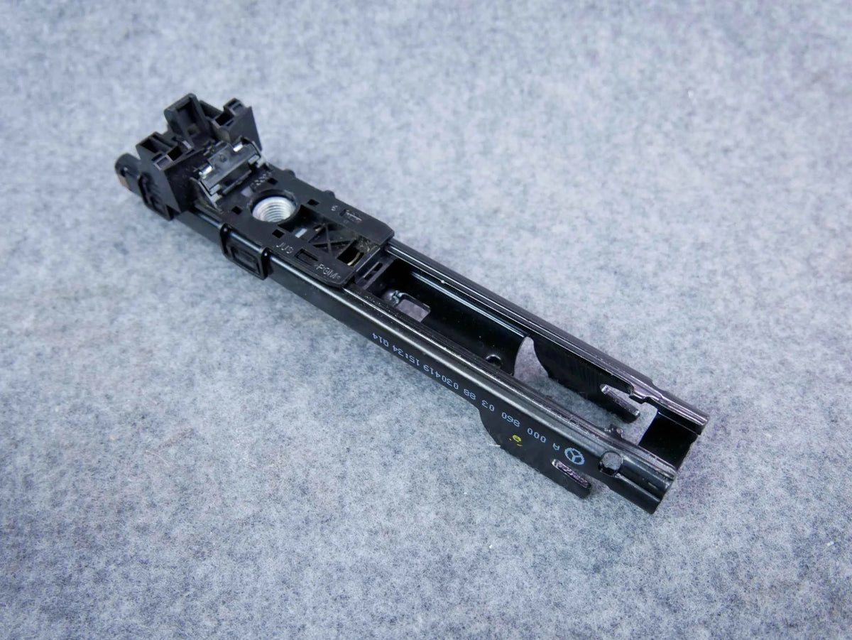 Regulator suwak wysokości pasa A0008600388 Mercedes C-klasa C300 W205