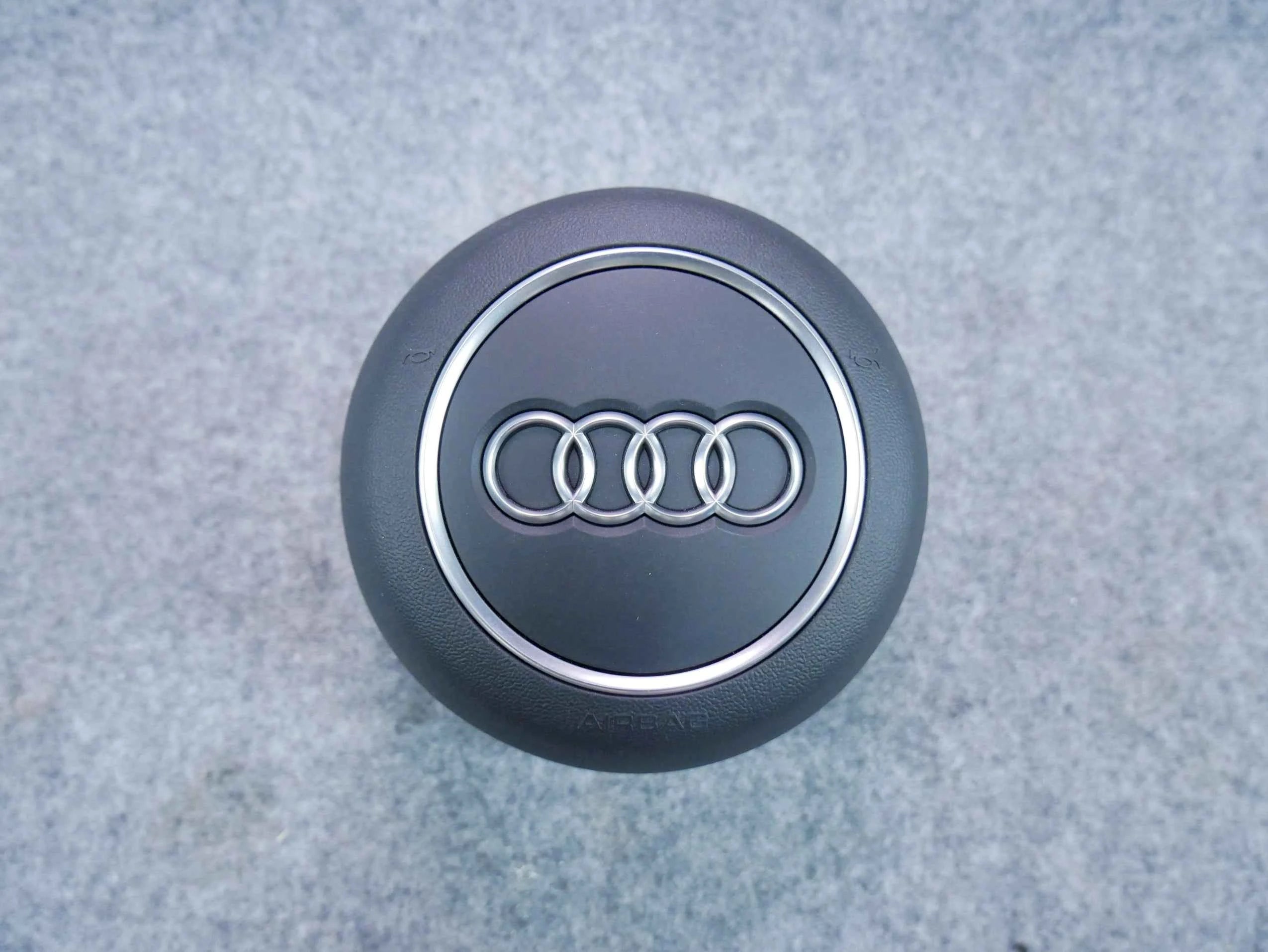 Airbag poduszka kierowcy NOWA OEM 8S0880201A AUDI TT TTS TTRS 8S0