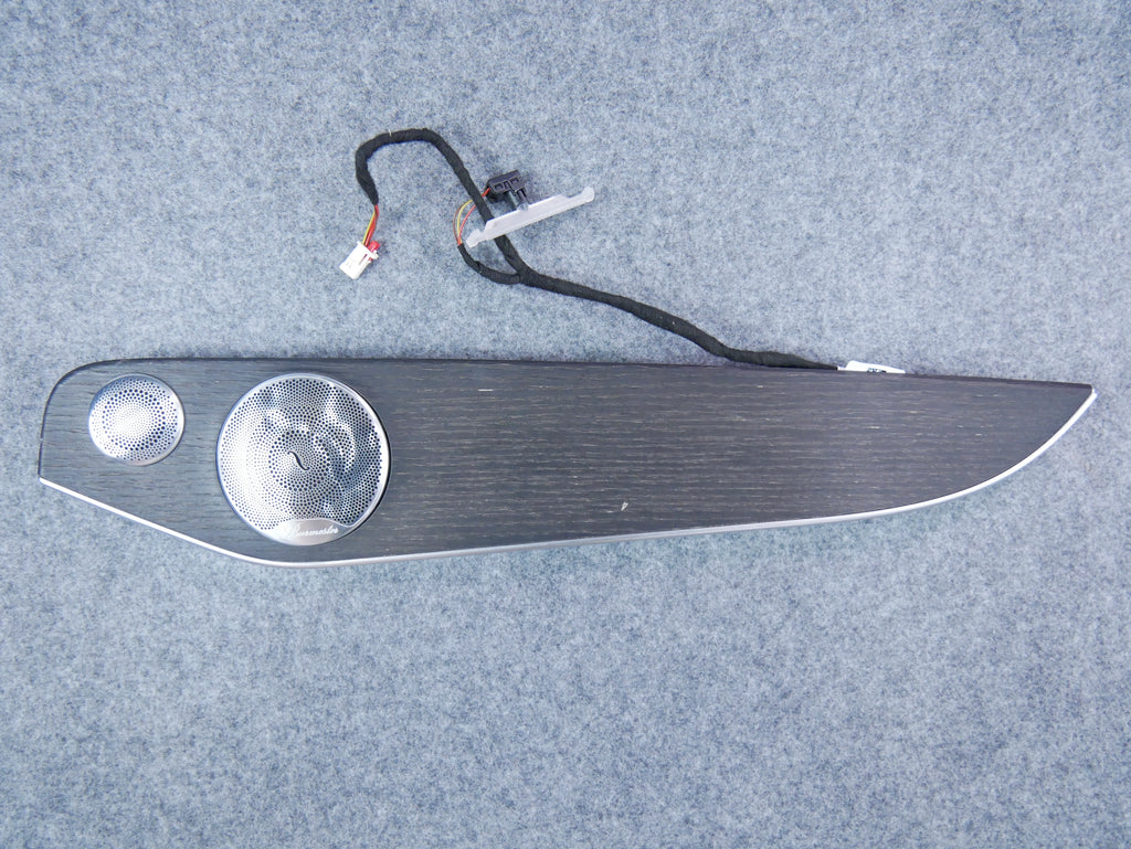 Listwa drzwi tył prawa drewno Burmester A2057302205 Mercedes C-klasa W205
