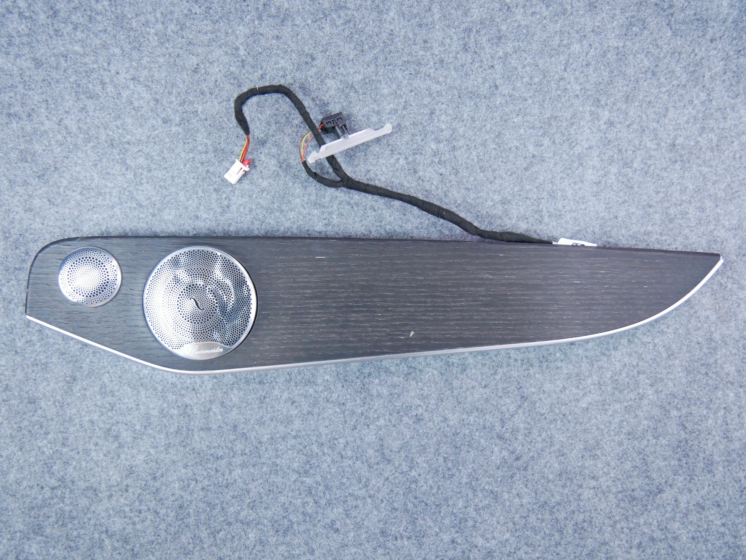 Listwa drzwi tył prawa drewno Burmester A2057302205 Mercedes C-klasa W205