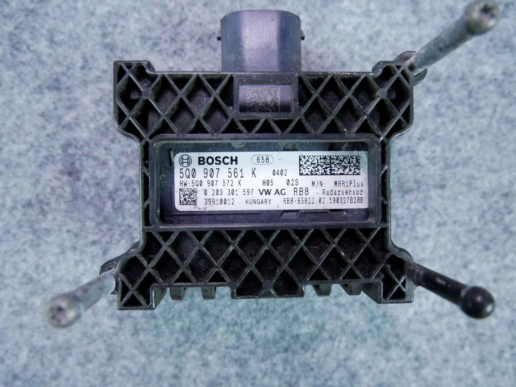 Radar czujnik sensor ACC DISTRONIC 5Q0907561K VW GOLF VII