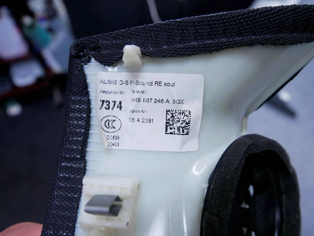 Słupek Słupek C Prawy Pokrywa Tapicerka 4K8867246A Audi A7 C8 4K8