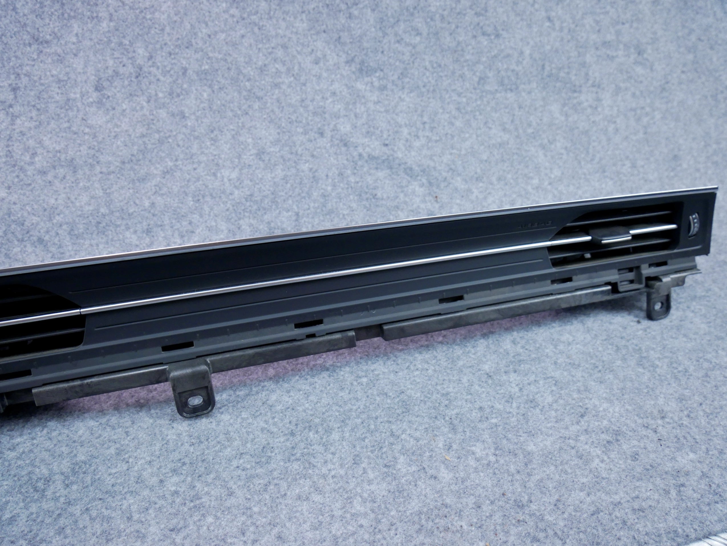 Kratka Nawiewu Środkowa Centralna 4K1820902A Audi A6 C8 A7 4K Deski OEM