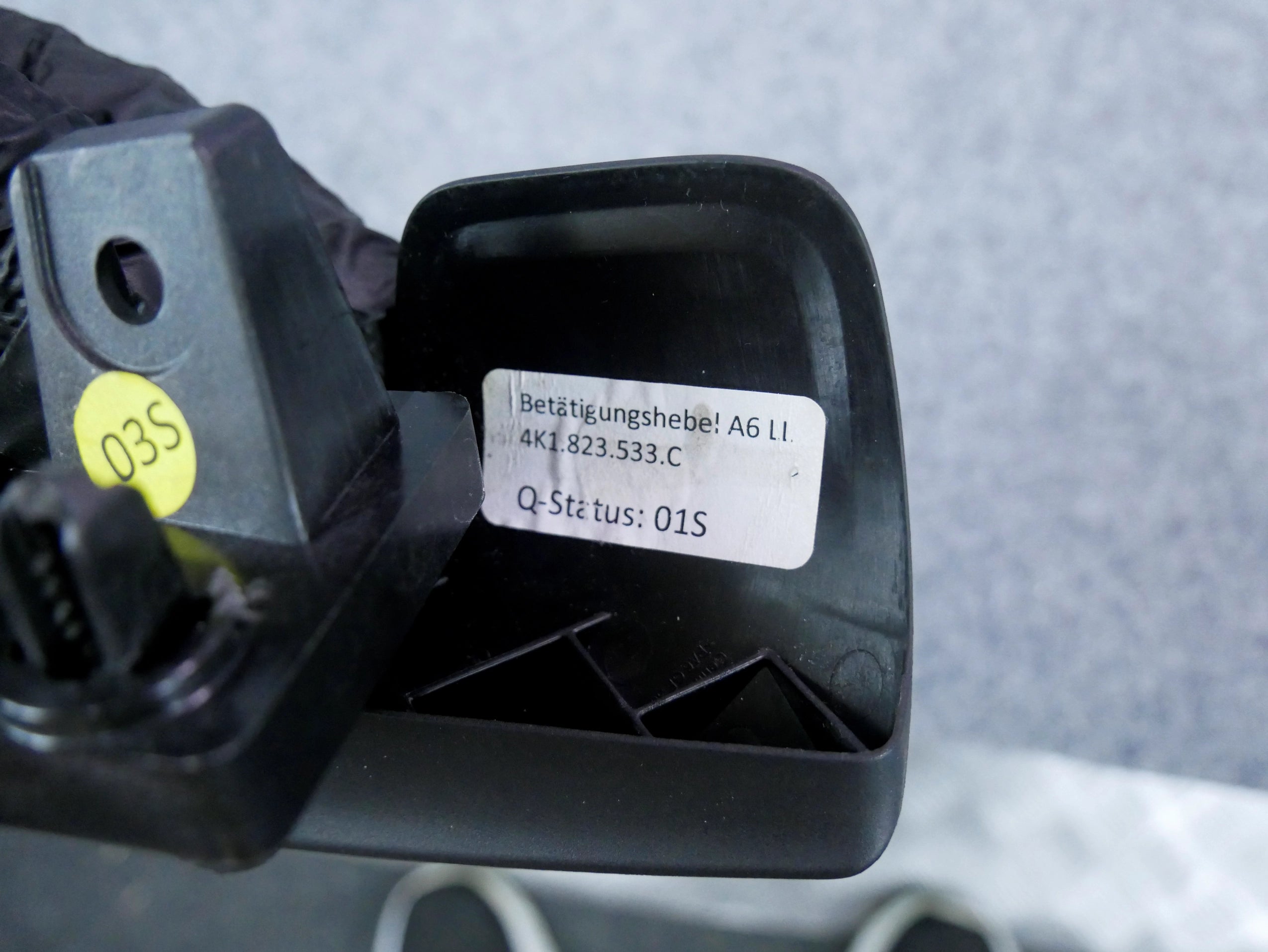 Rączka Dźwignia Otwierania Maski Mechanizm 4K1823533C Audi A6 C8 A7 4K OEM
